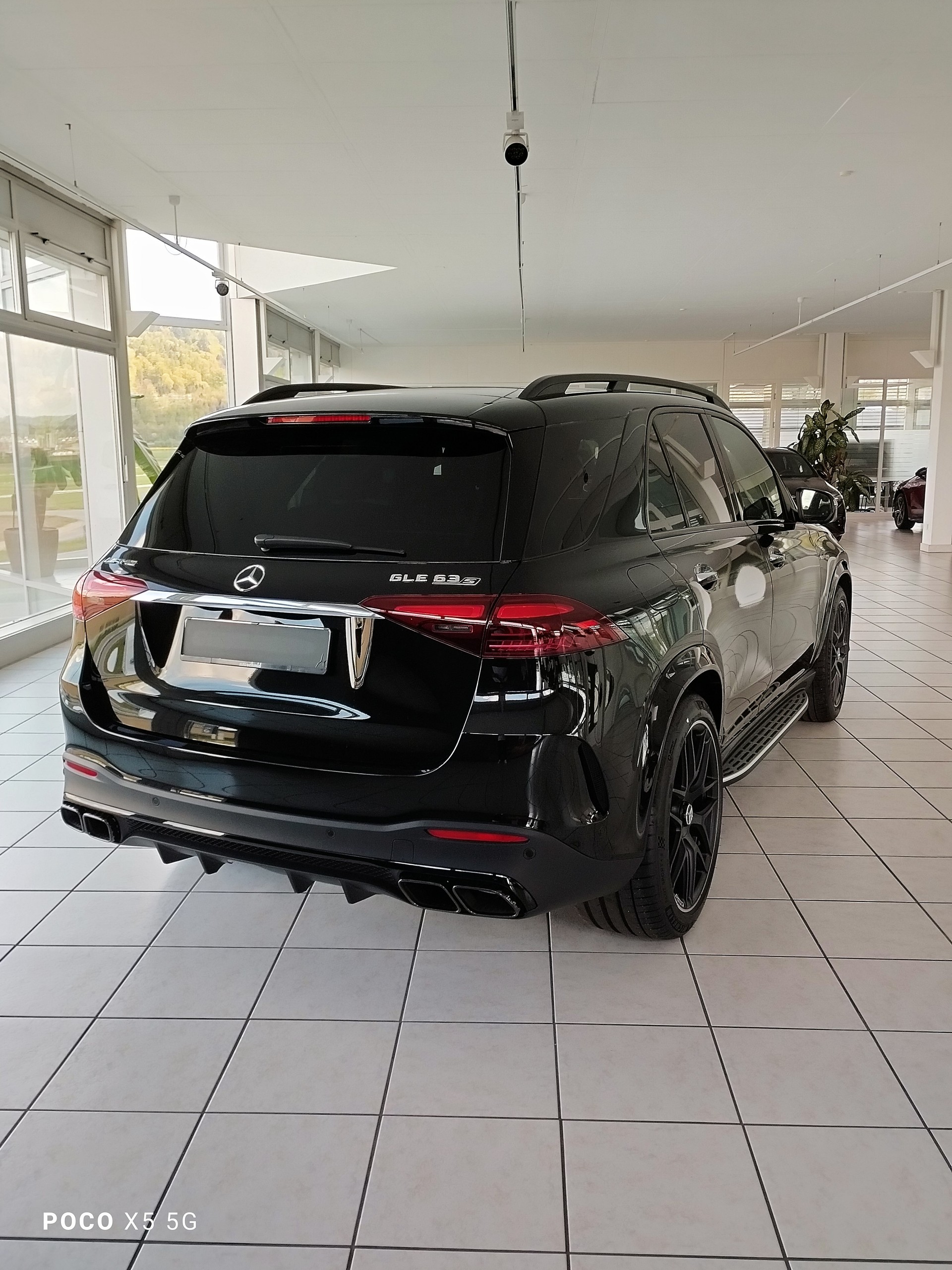MERCEDES-BENZ GLE 63 S AMG 4Matic+-image-4