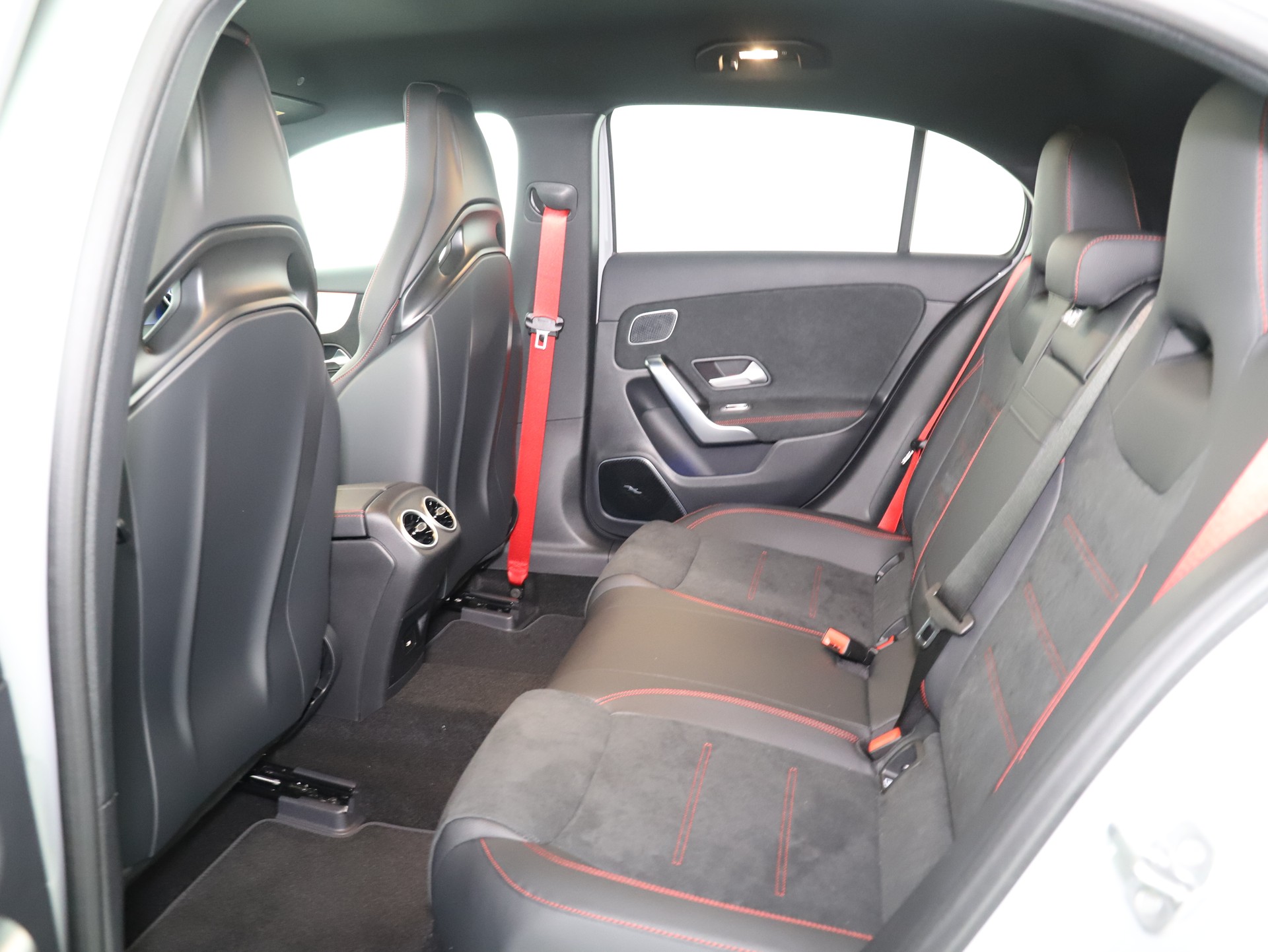 MERCEDES-BENZ A AMG 45 S 4Matic 8G-DCT-image-10