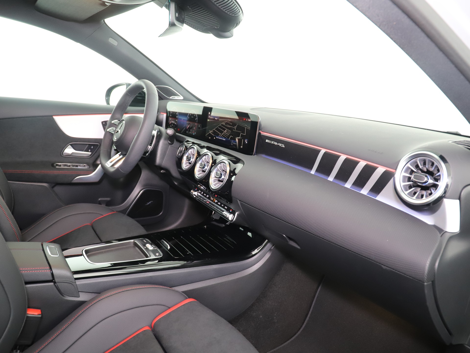 MERCEDES-BENZ A AMG 45 S 4Matic 8G-DCT-image-11