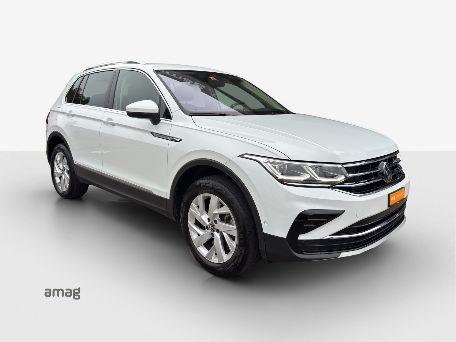 VW Tiguan 2.0 TDI SCR Elegance 4Motion DSG-image-5