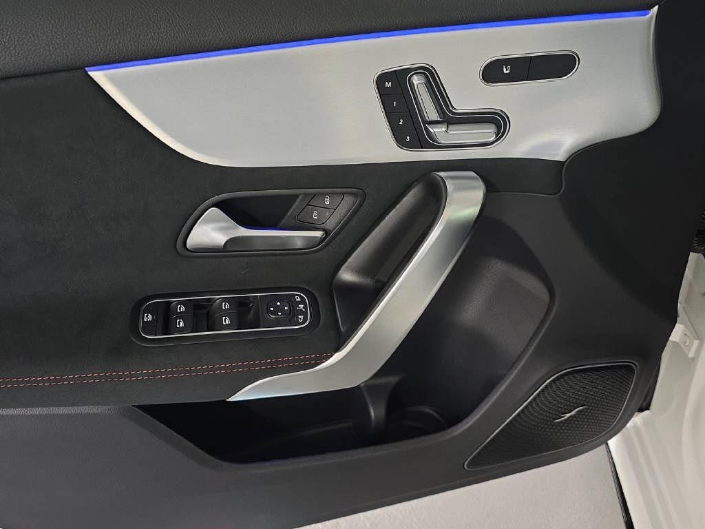 MERCEDES-BENZ A 45 S AMG 4matic+-image-5