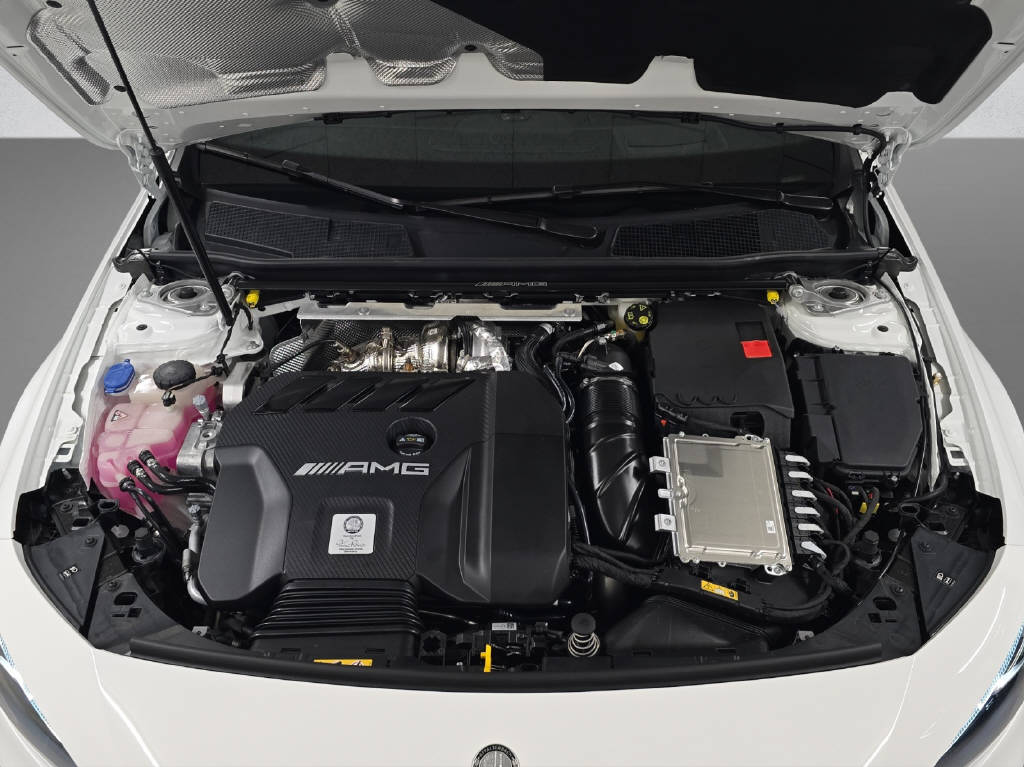 MERCEDES-BENZ A 45 S AMG 4matic+-image-8