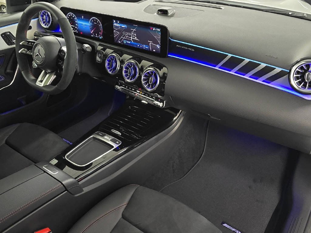MERCEDES-BENZ A 45 S AMG 4matic+-image-10