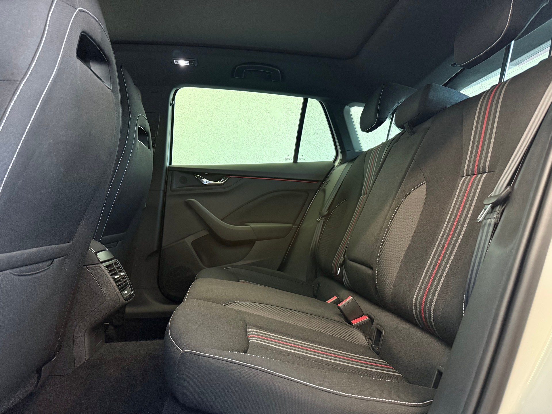 SKODA Scala 1.0 TSI Monte Carlo DSG-image-18