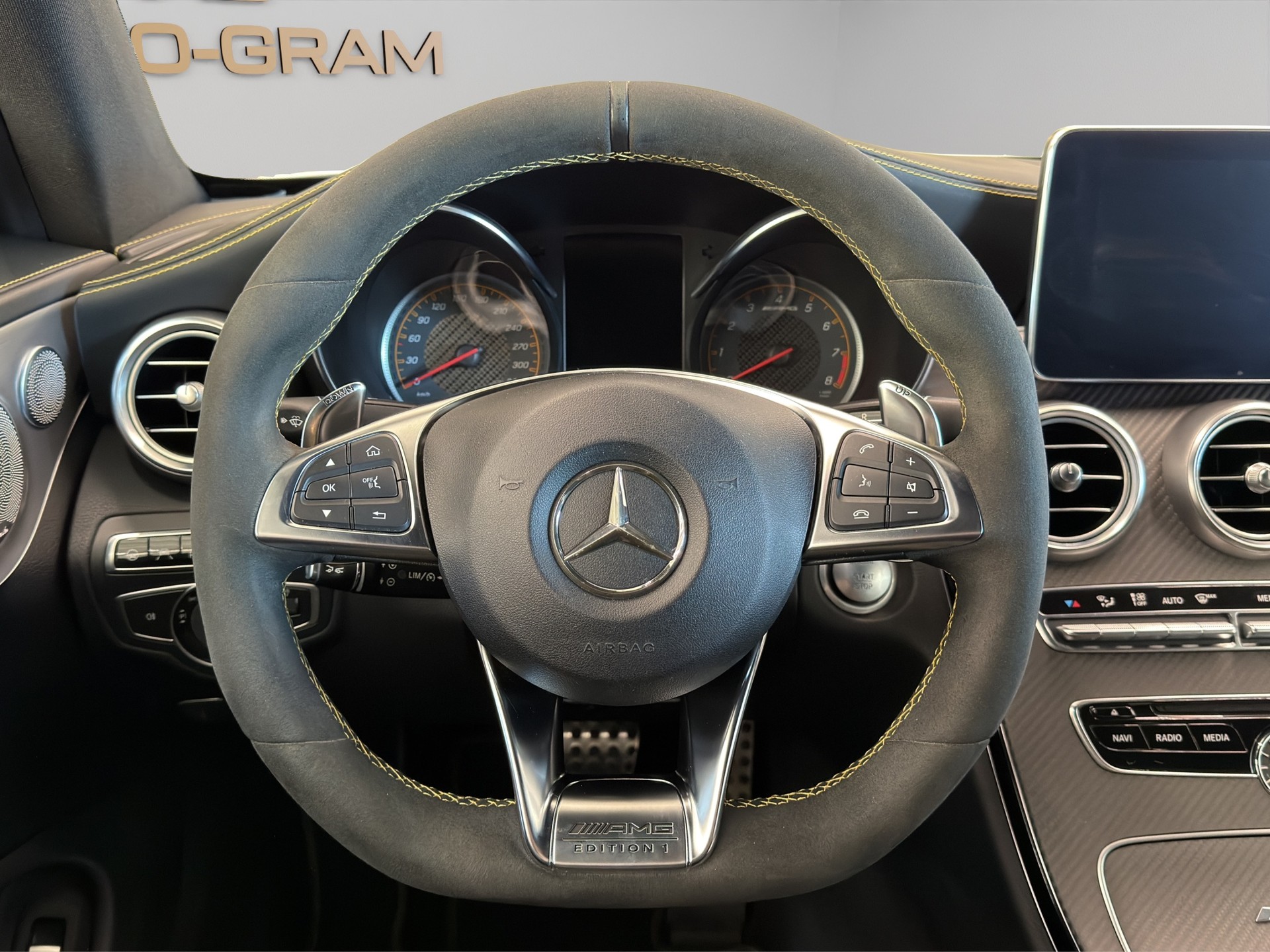 MERCEDES-BENZ C 63 S AMG Edition 1 Speedshift-image-17
