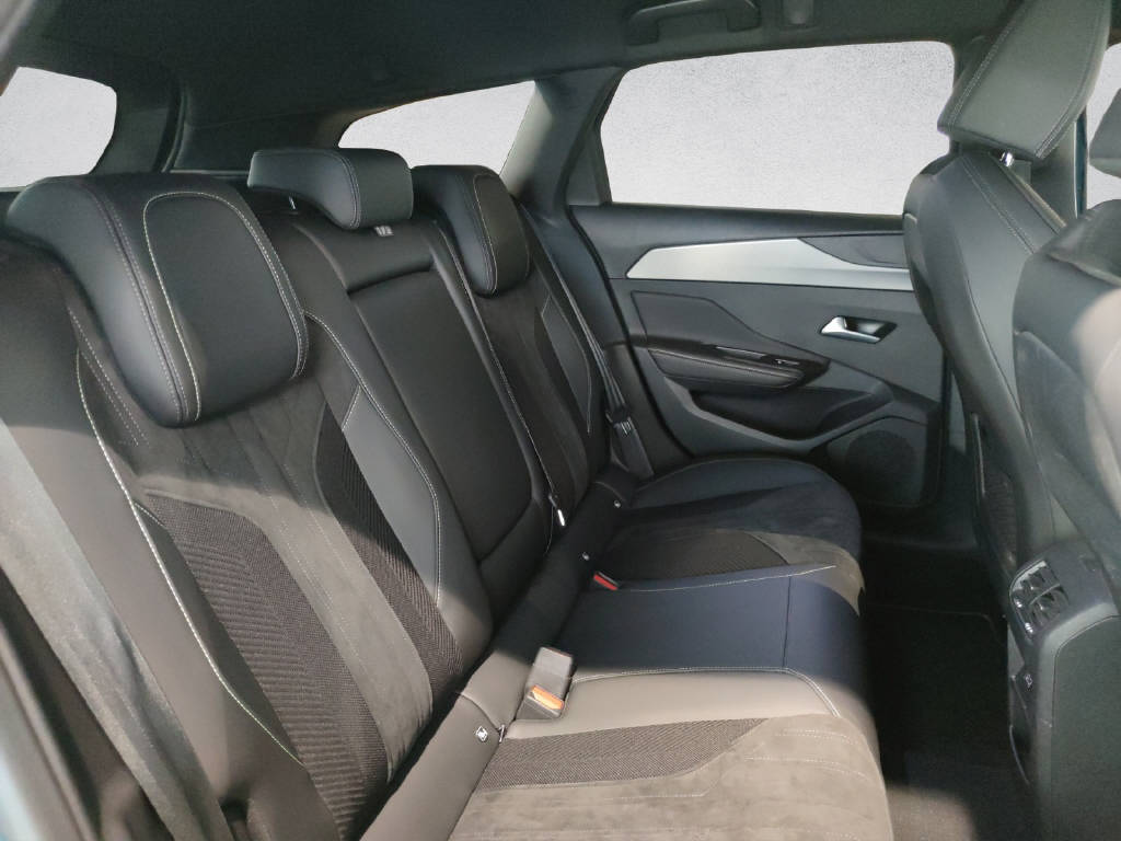 PEUGEOT 308 SW 1.6 PHEV 180 GT-image-12