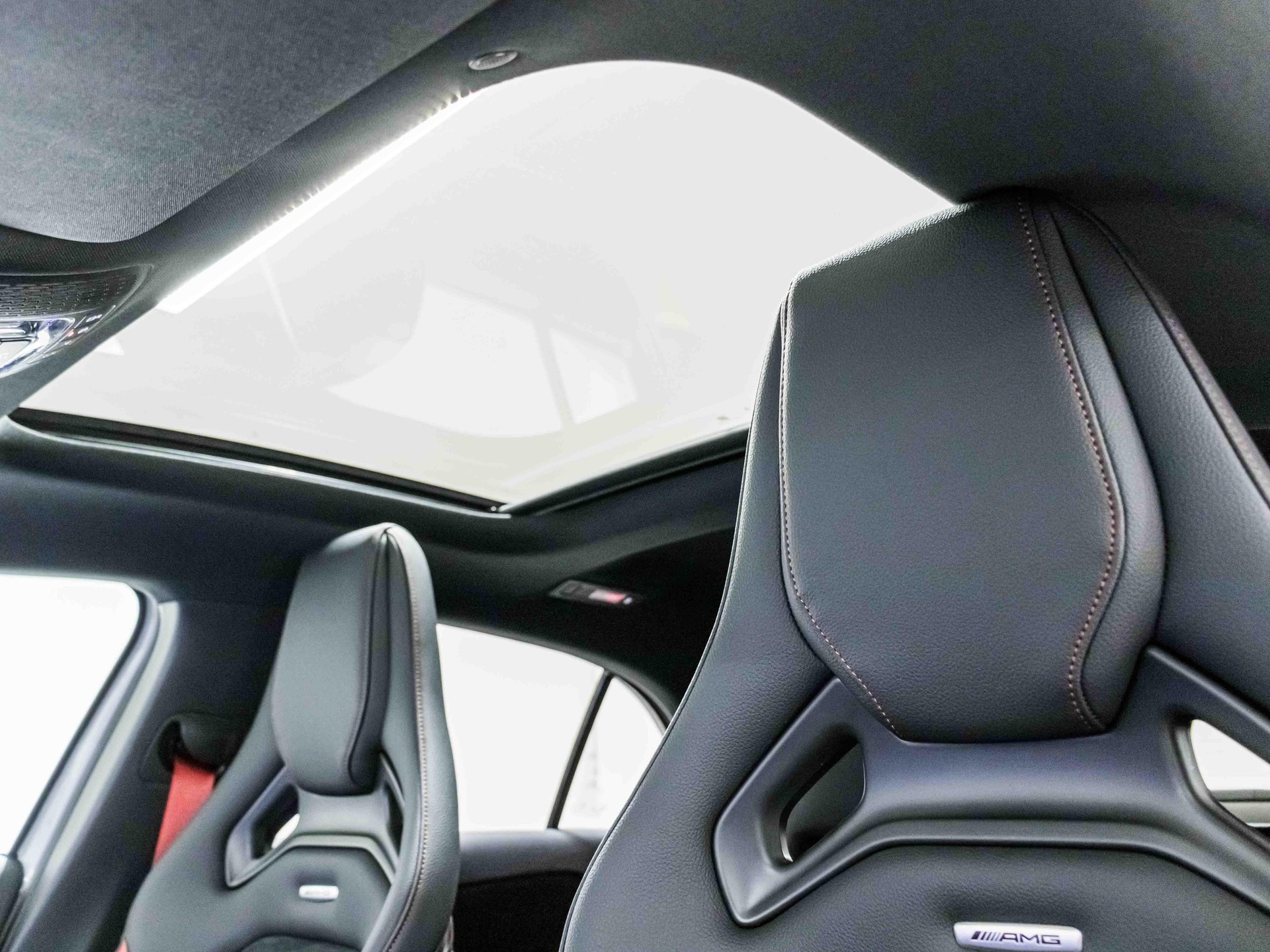MERCEDES-BENZ A 35 AMG 4MATIC-image-8