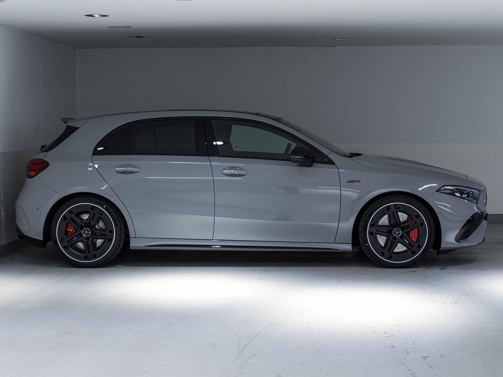 MERCEDES-BENZ A 35 AMG 4MATIC-image-1