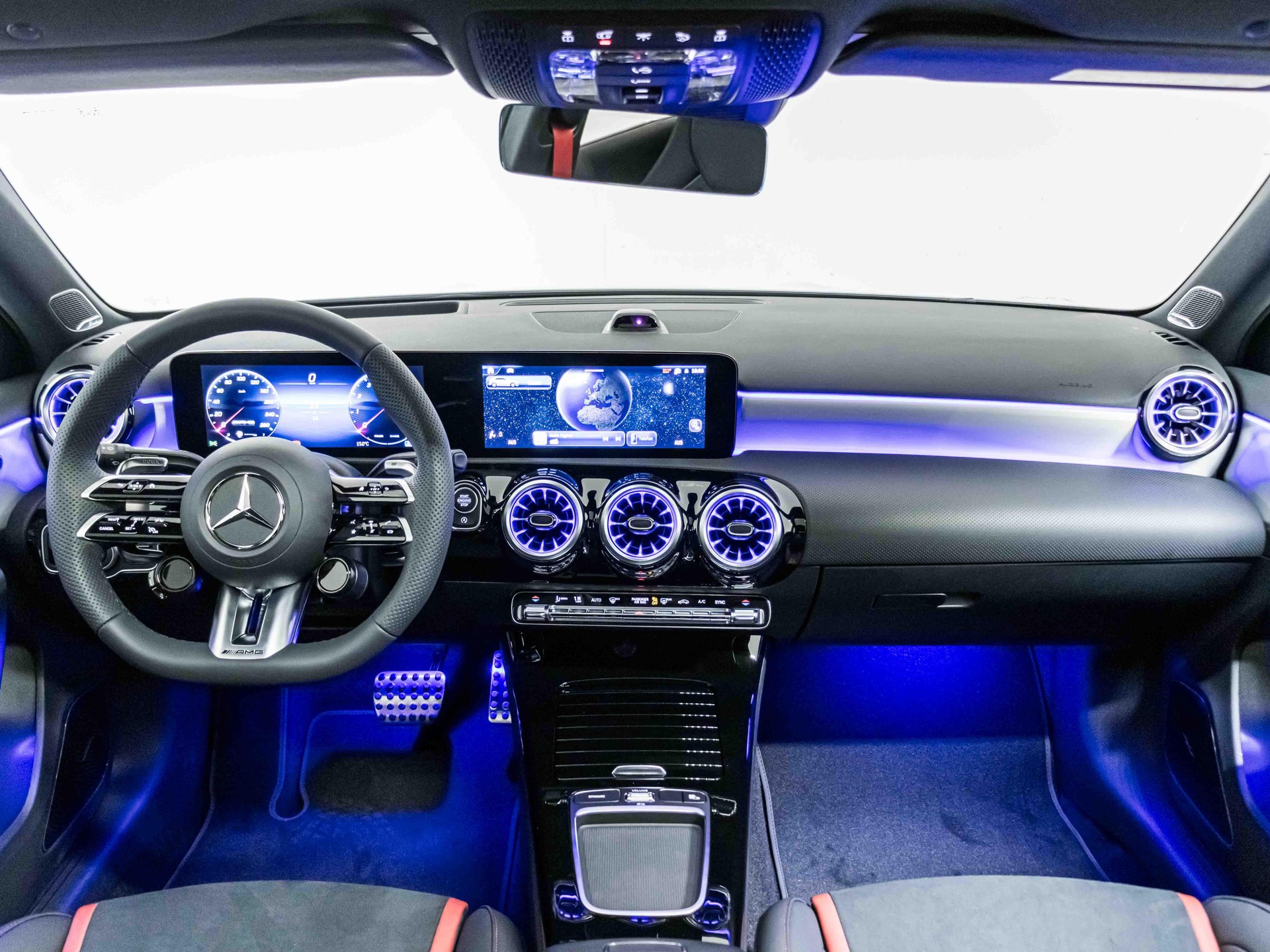 MERCEDES-BENZ A 35 AMG 4MATIC-image-11