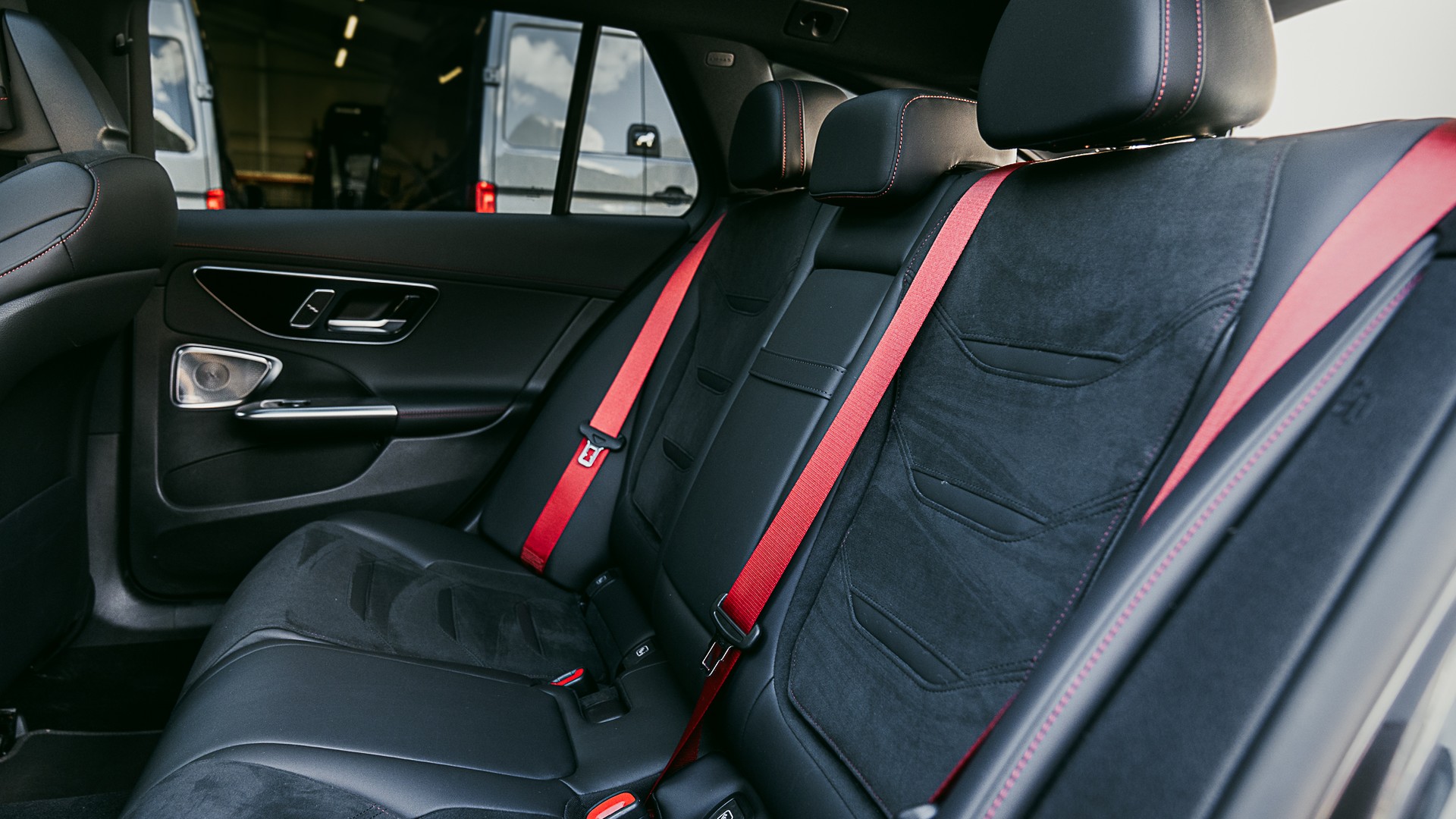 MERCEDES-BENZ C 43 T AMG 4Matic-image-14