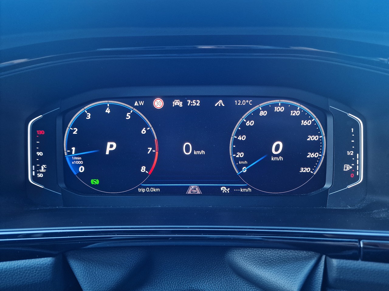 VW T-Roc 2.0 TSI R DSG 4Motion-image-15