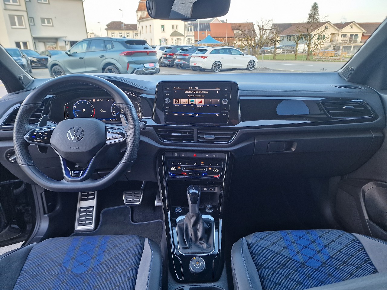 VW T-Roc 2.0 TSI R DSG 4Motion-image-12
