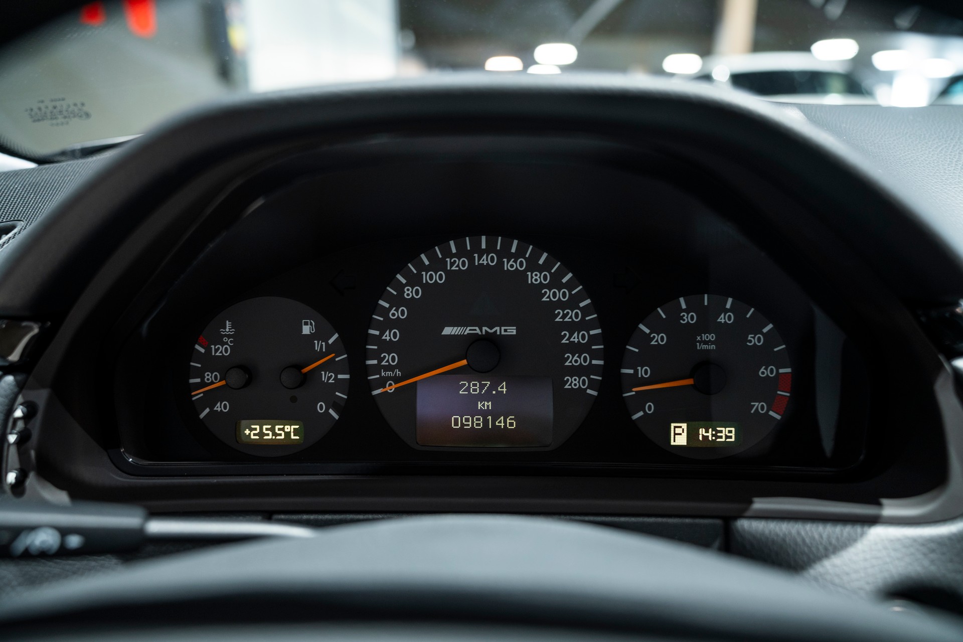 MERCEDES-BENZ E 55 AMG Avantgarde Automatic-image-16