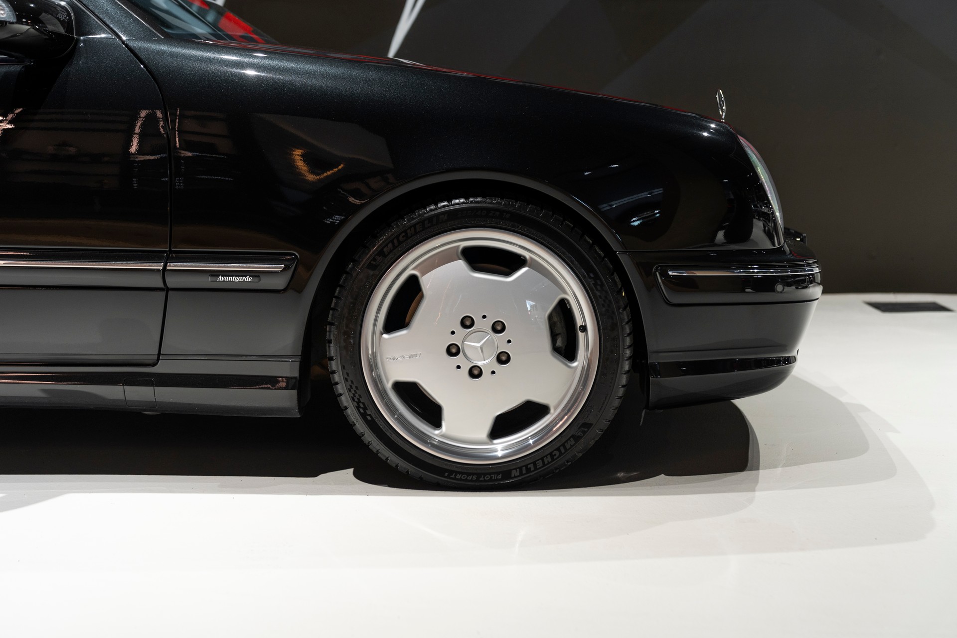 MERCEDES-BENZ E 55 AMG Avantgarde Automatic-image-6