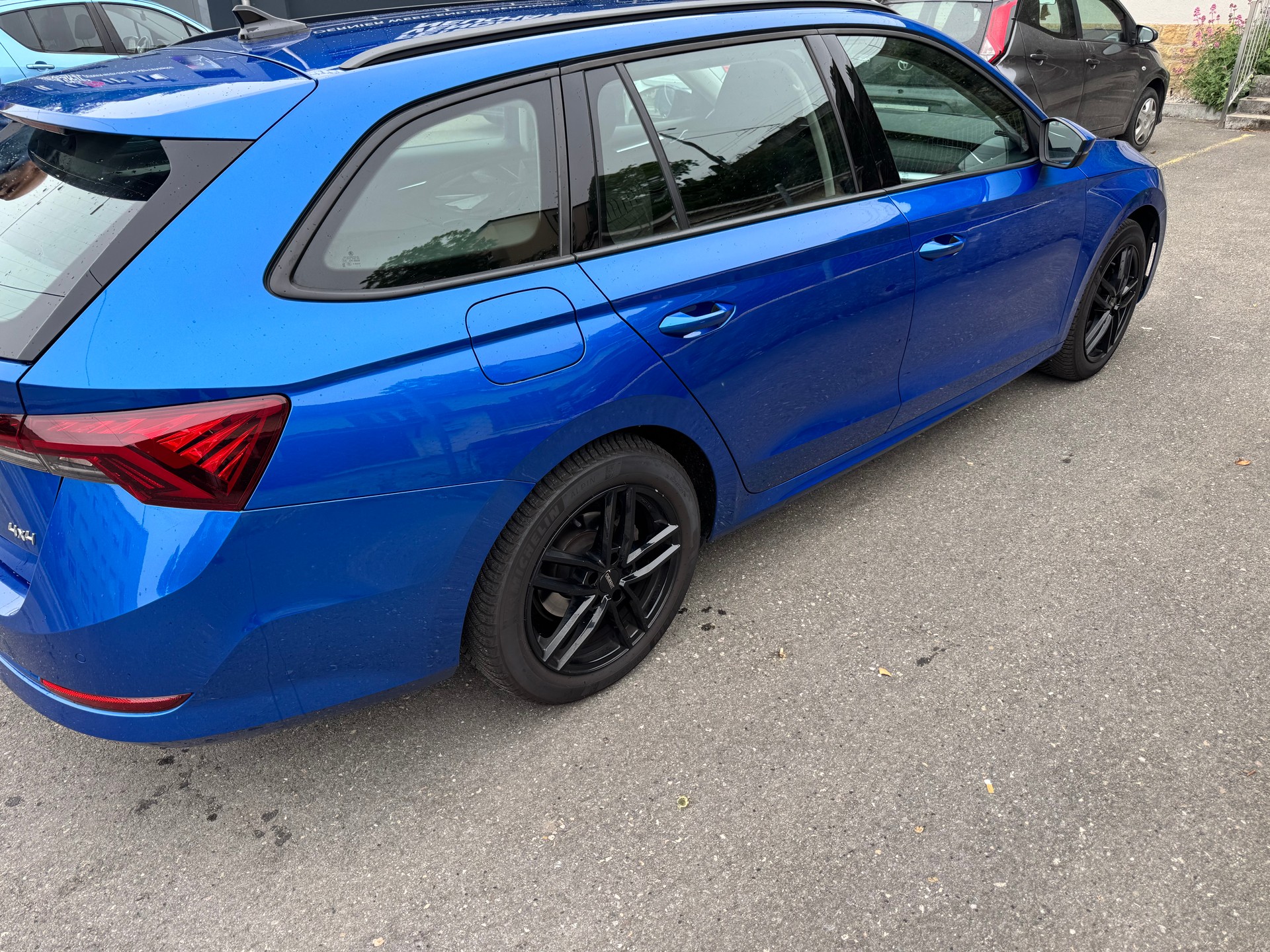 SKODA Octavia Combi 2.0 TSI Ambition DSG 4x4-image-7