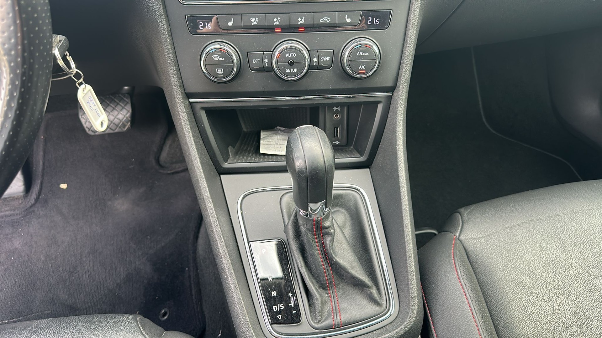 SEAT Leon 2.0 TDI FR DSG-image-10