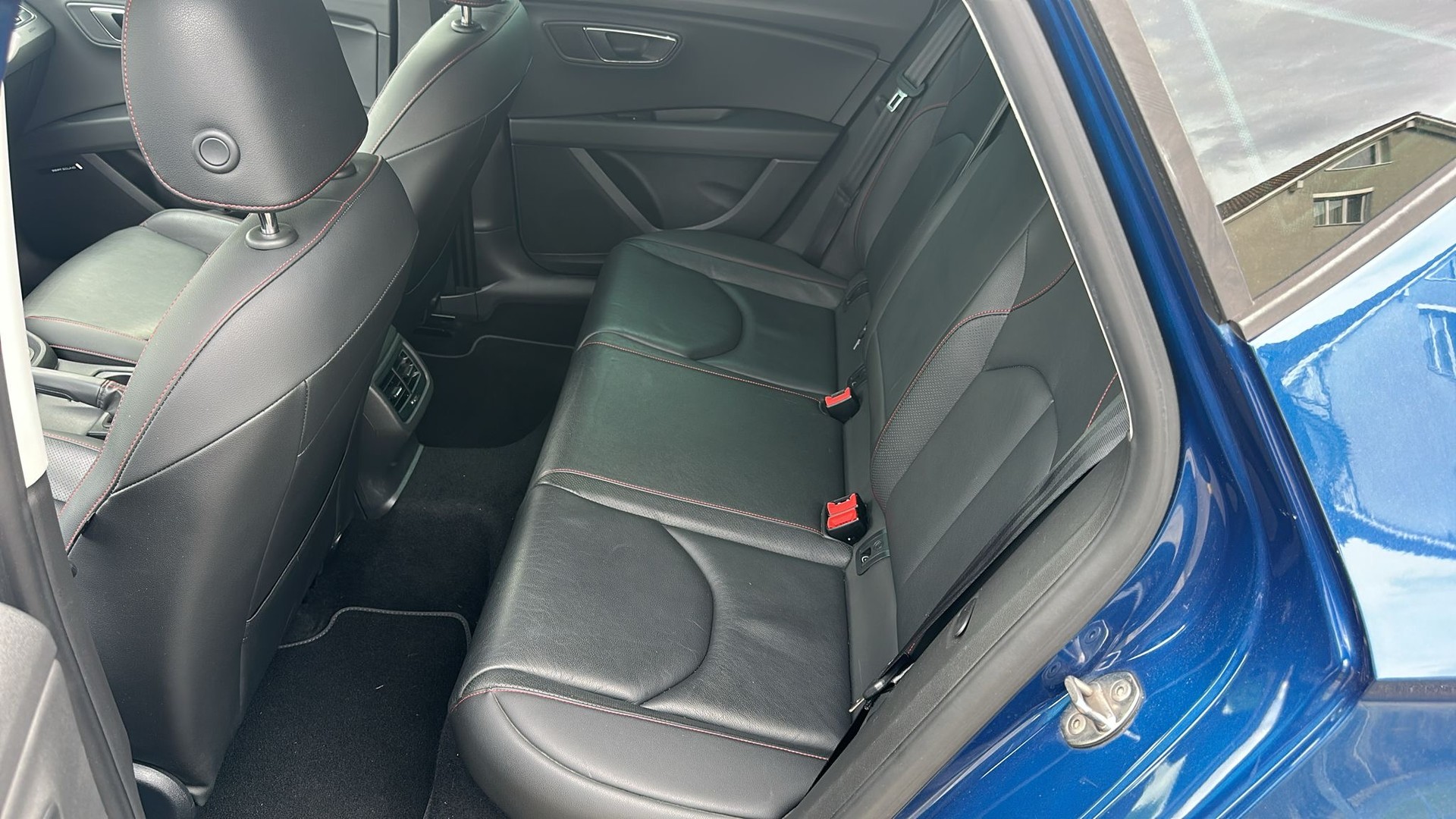 SEAT Leon 2.0 TDI FR DSG-image-11