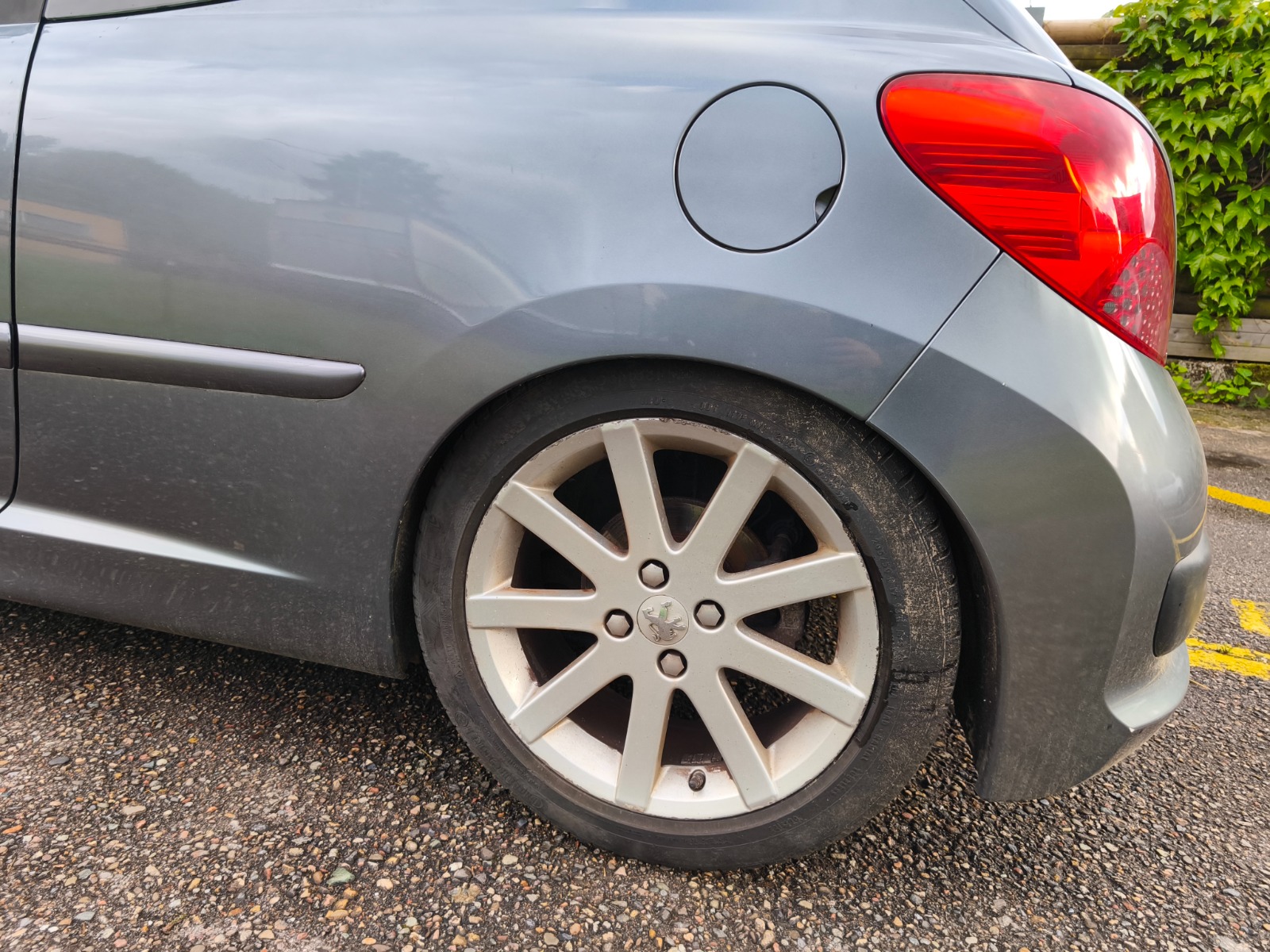PEUGEOT 207 1.6 16V Turbo XSI-image-9