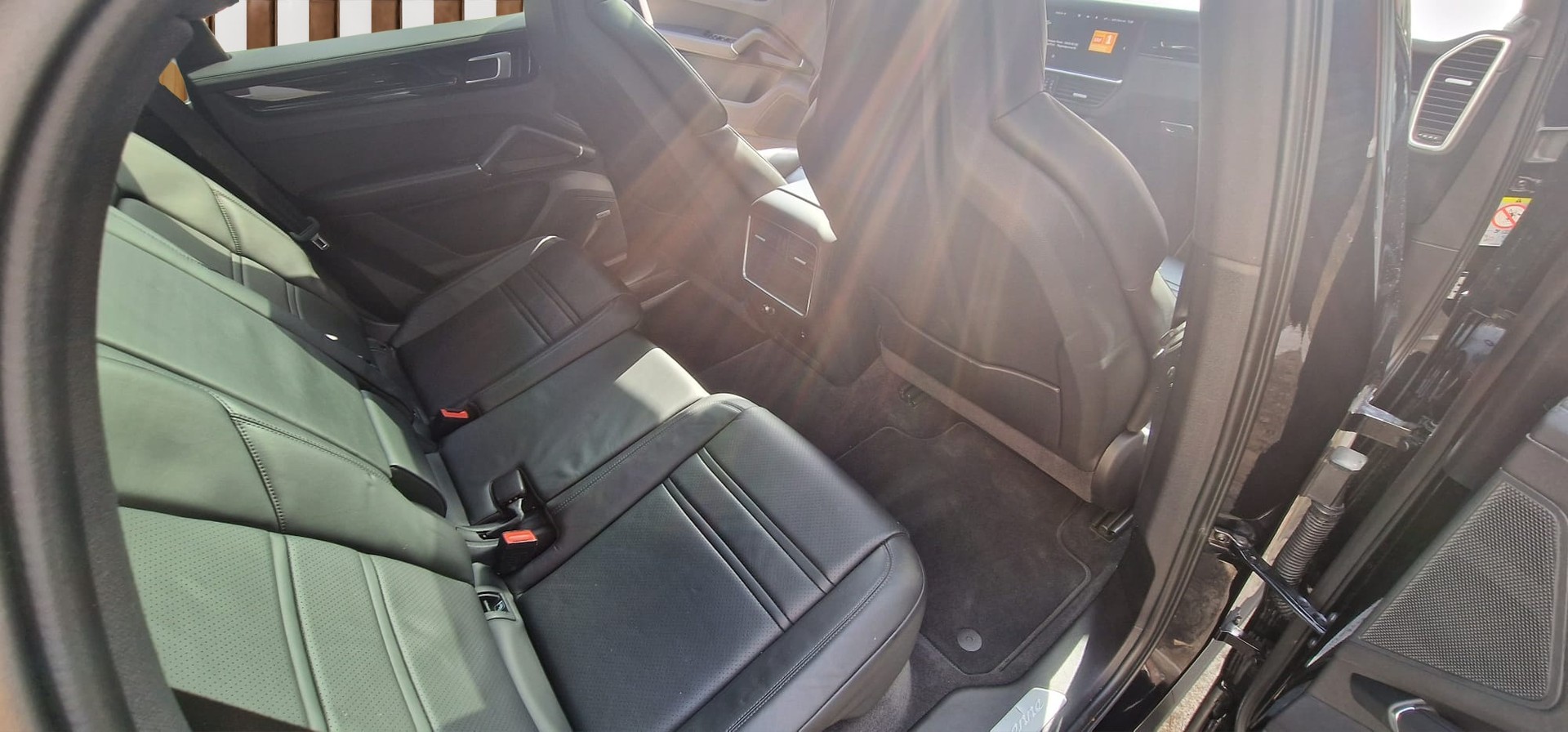 PORSCHE Cayenne Coupé E-Hybrid-image-8