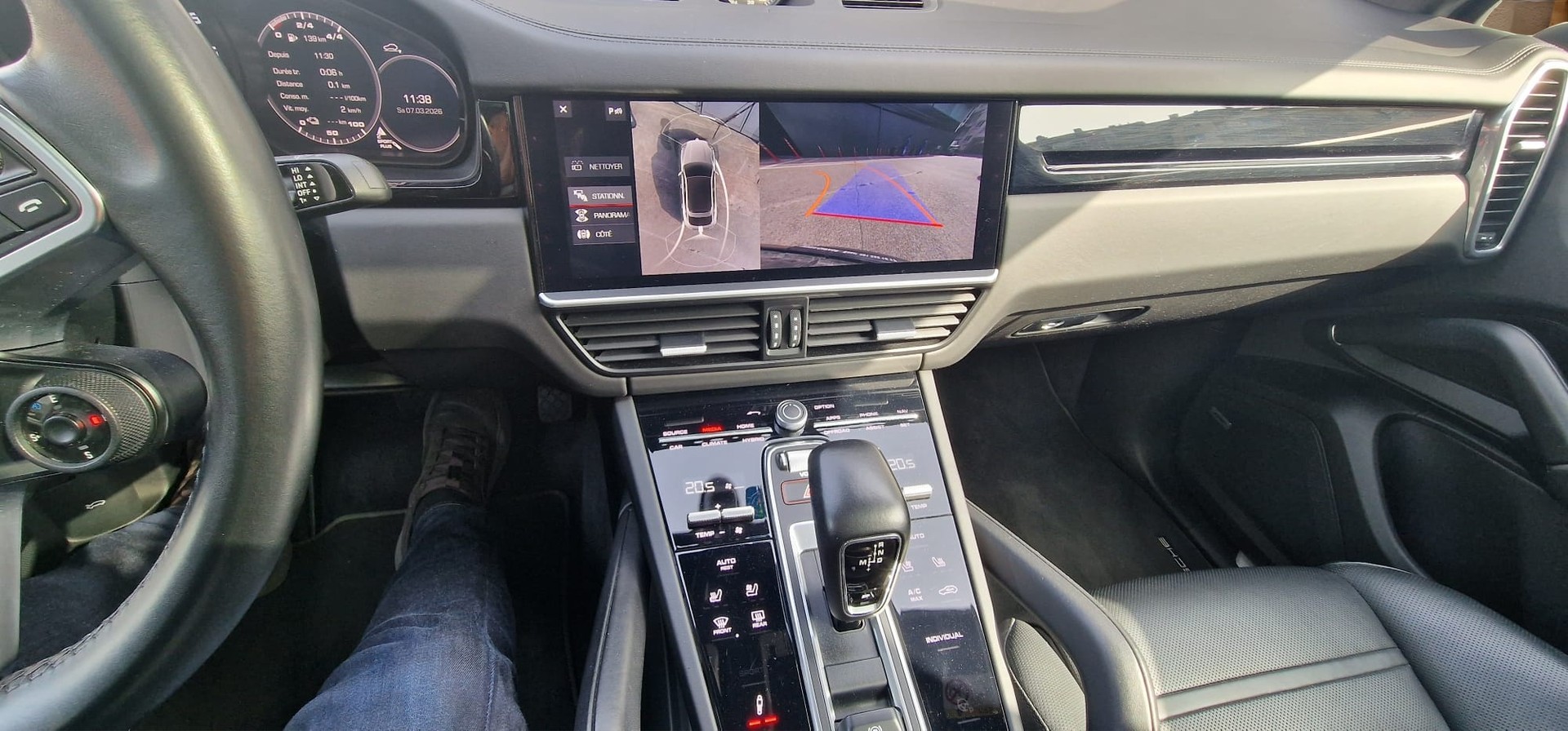 PORSCHE Cayenne Coupé E-Hybrid-image-7