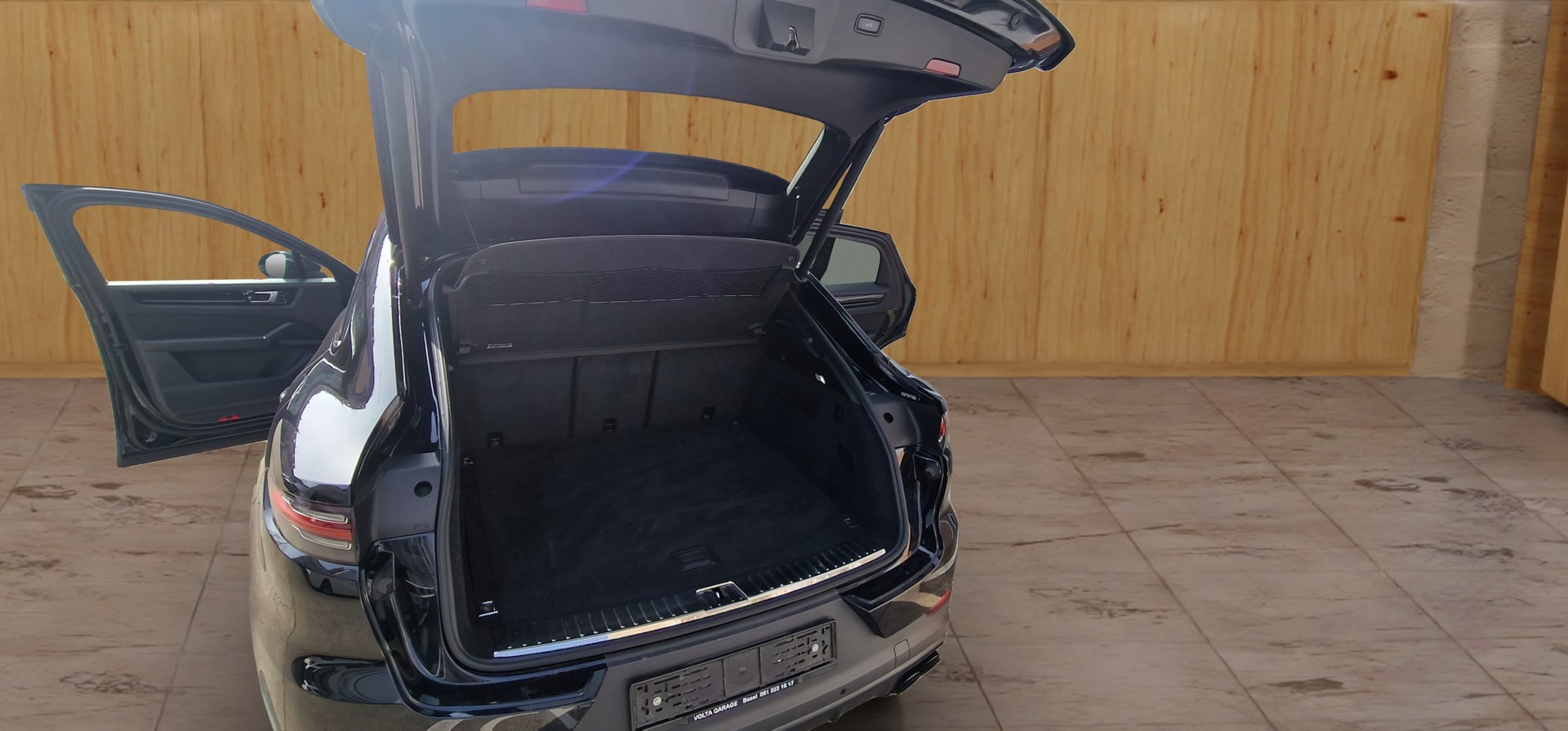 PORSCHE Cayenne Coupé E-Hybrid-image-11