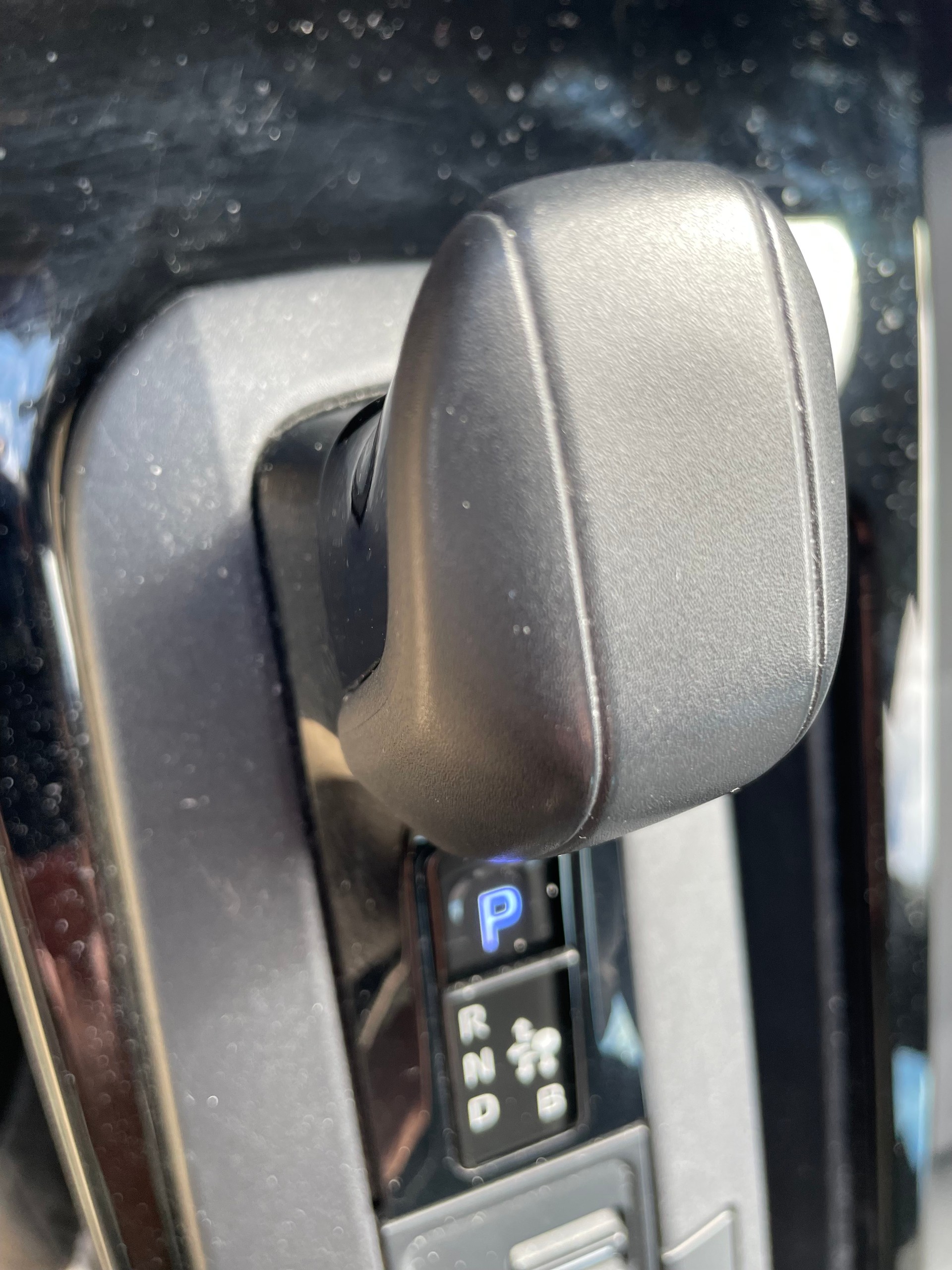 TOYOTA 2.0 Plug-In-Hybrid Style-image-4