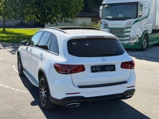 MERCEDES-BENZ GLC 300 AMG Line 4Matic 9G-Tronic-image-15