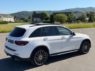 MERCEDES-BENZ GLC 300 AMG Line 4Matic 9G-Tronic-image-14