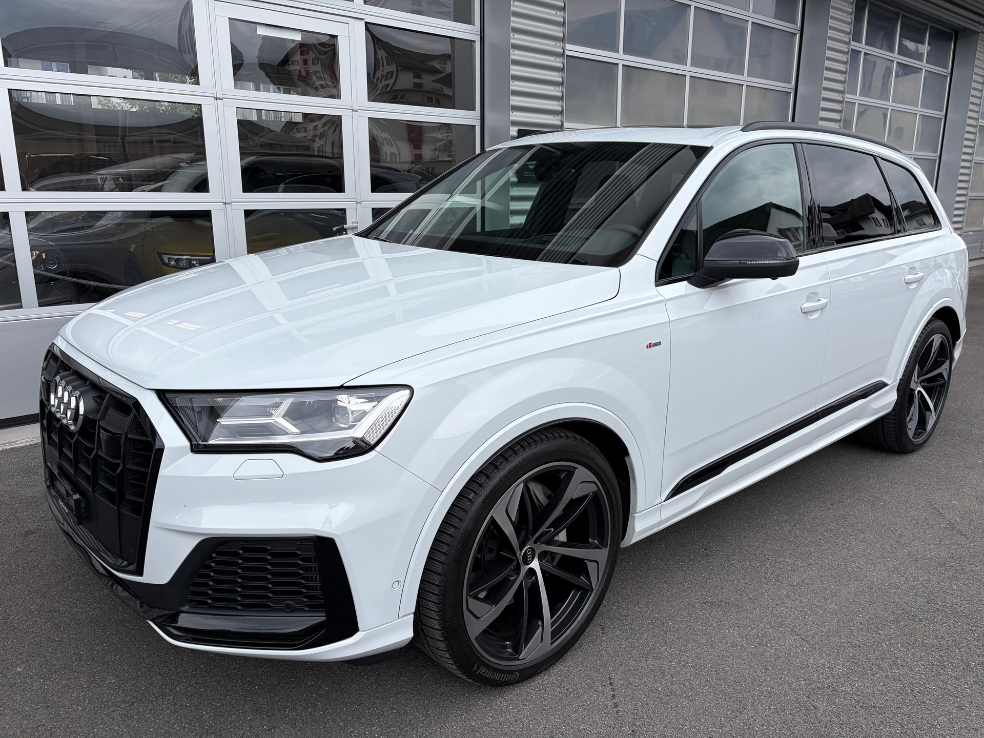 AUDI Q7 55 TFSI S Line quattro tiptronic/ 7 Plätze/ Panorama/ AHK/ Sitzlüftung/-image-4