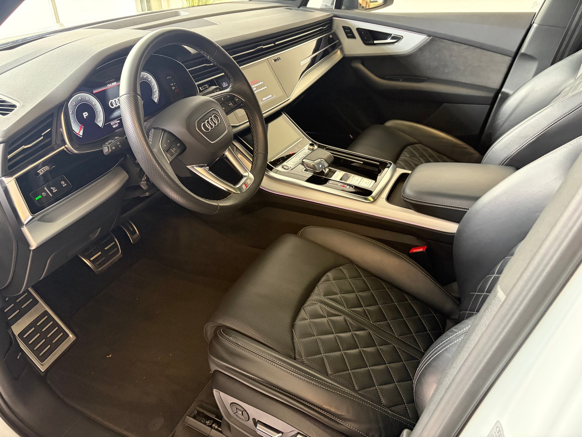 AUDI Q7 55 TFSI S Line quattro tiptronic/ 7 Plätze/ Panorama/ AHK/ Sitzlüftung/-image-6