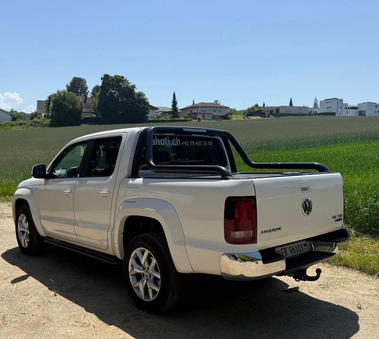 VW Amarok 3.0TDI Aventura 4Motion Automatic-image-2