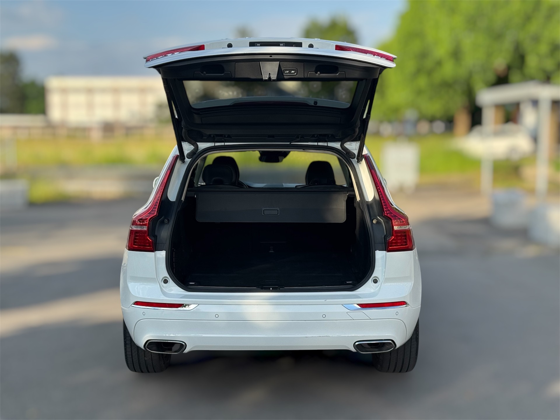 VOLVO XC60 B5 Benzin Mild Hybrid AWD Inscription Geartronic-image-5