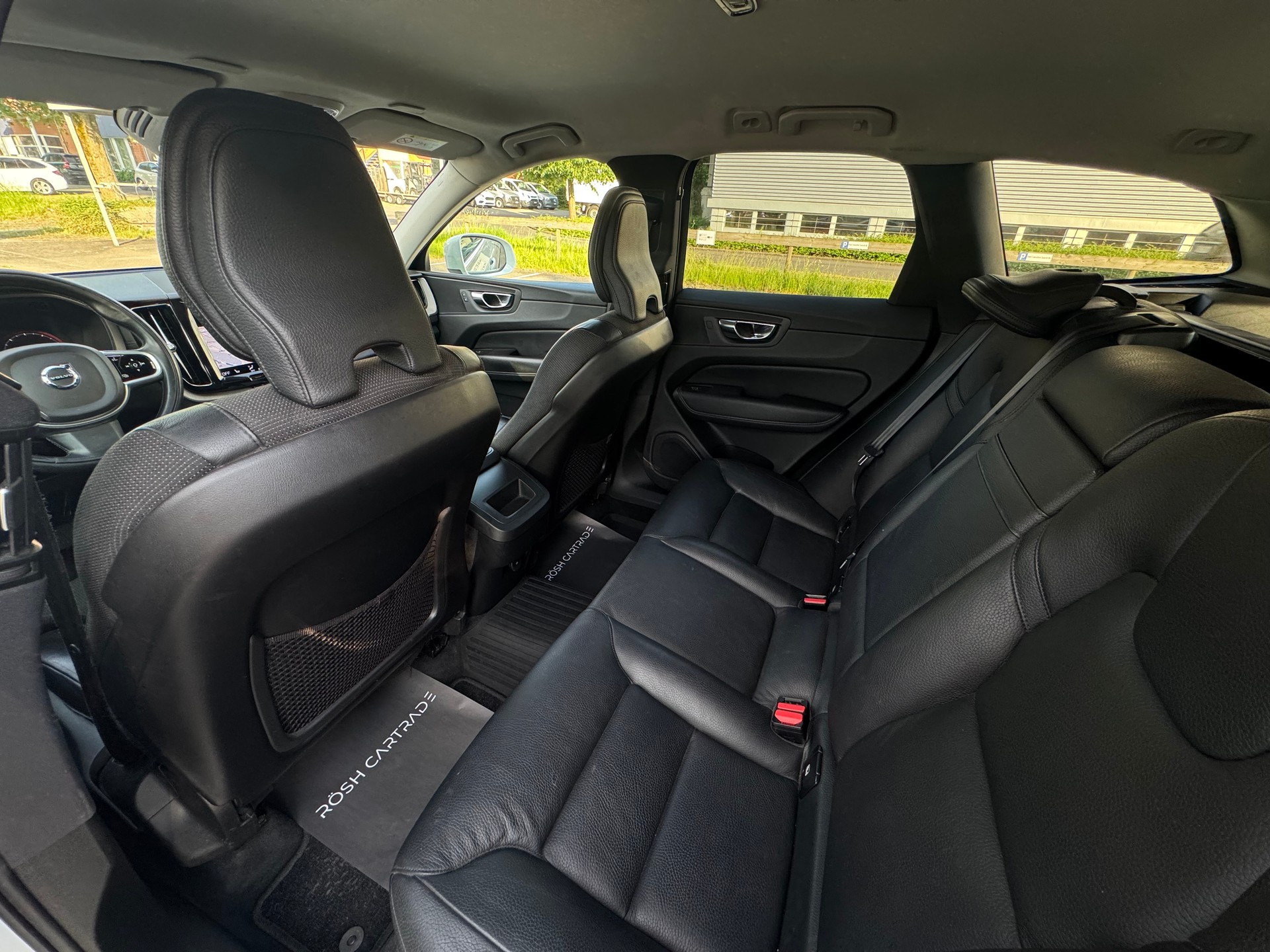 VOLVO XC60 B5 Benzin Mild Hybrid AWD Inscription Geartronic-image-8