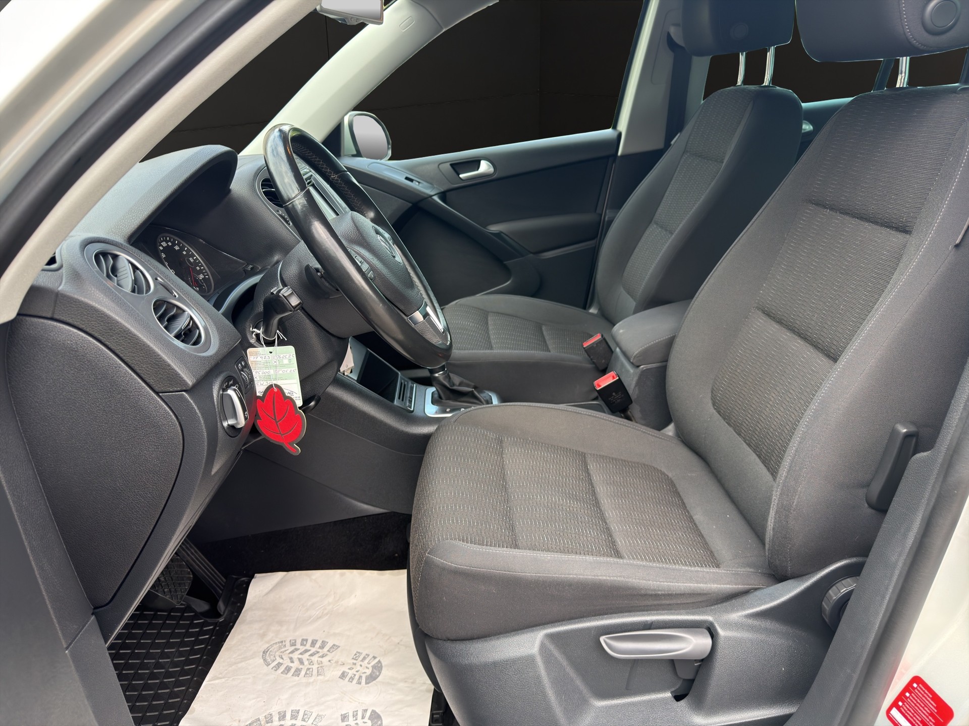 VW Tiguan 2.0 TDI BlueMotion Track&Field 4Motion DSG-image-10