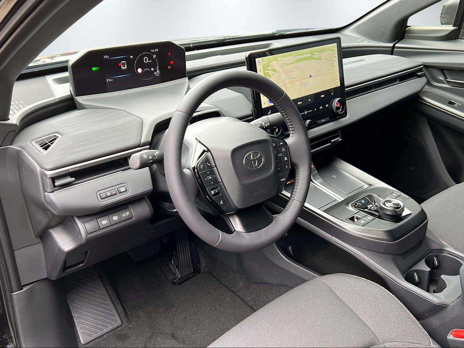 TOYOTA C-HR+ Style AWD-image-13