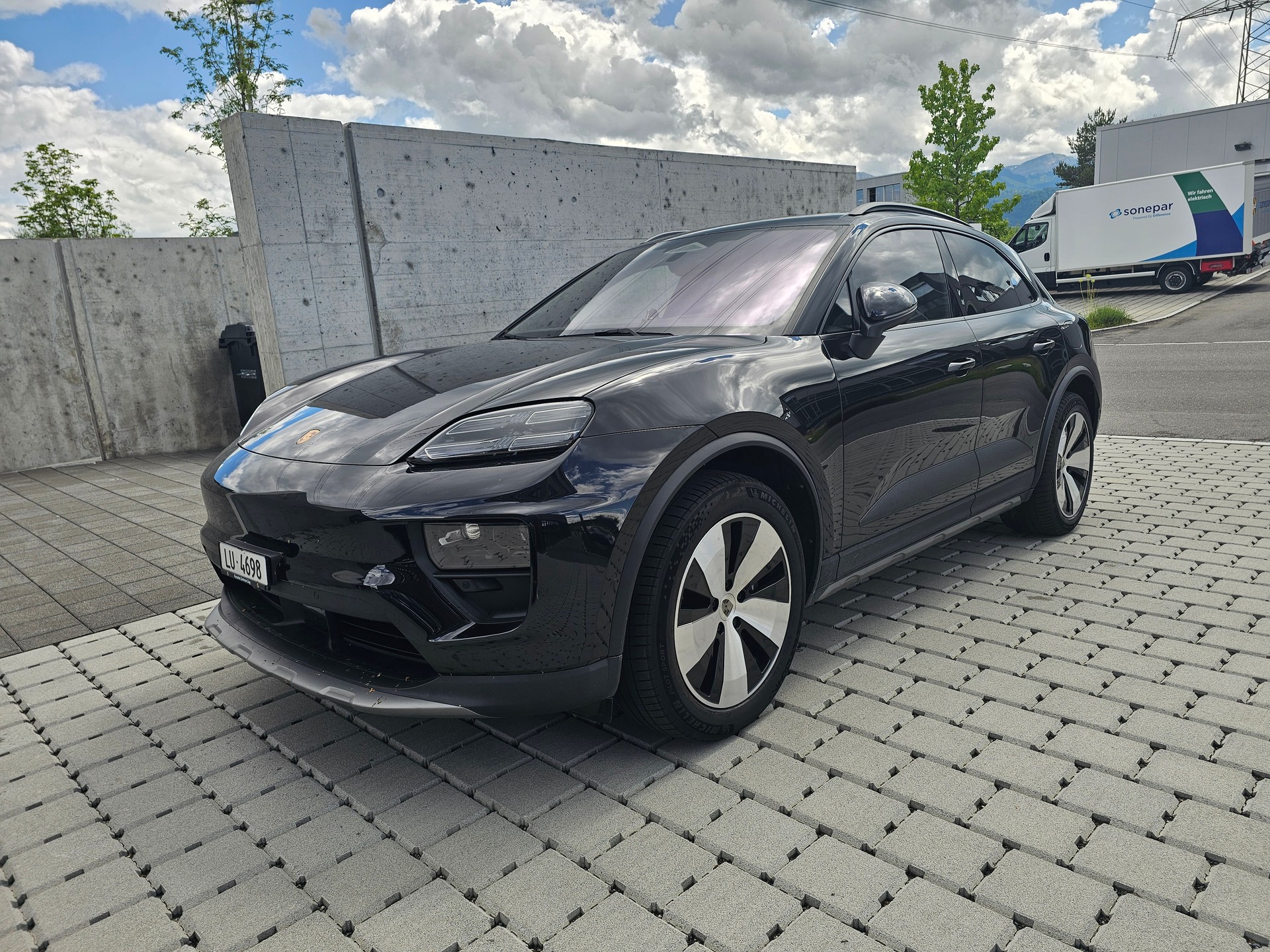PORSCHE Macan 4 100kWh-image-0