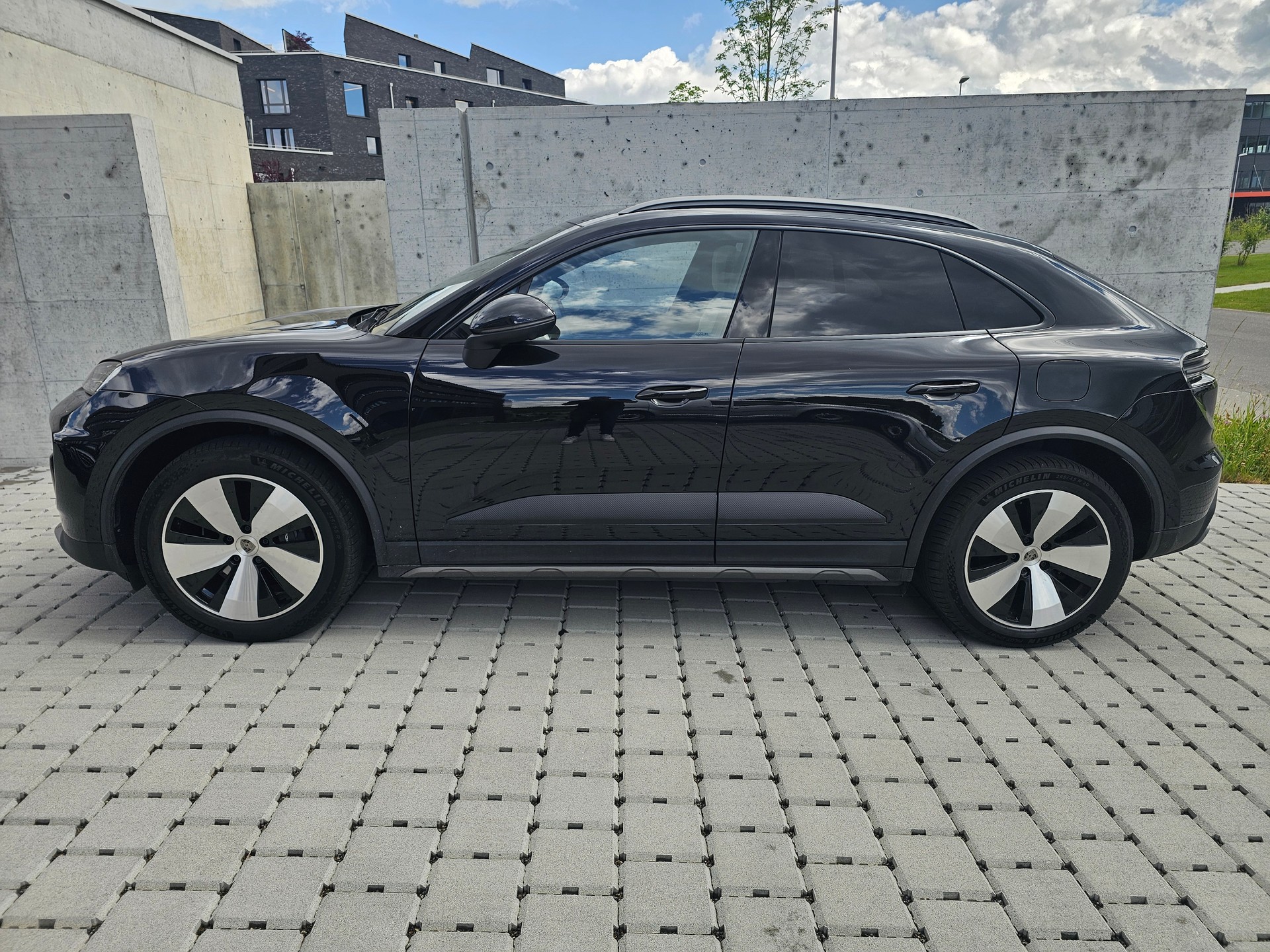 PORSCHE Macan 4 100kWh-image-1