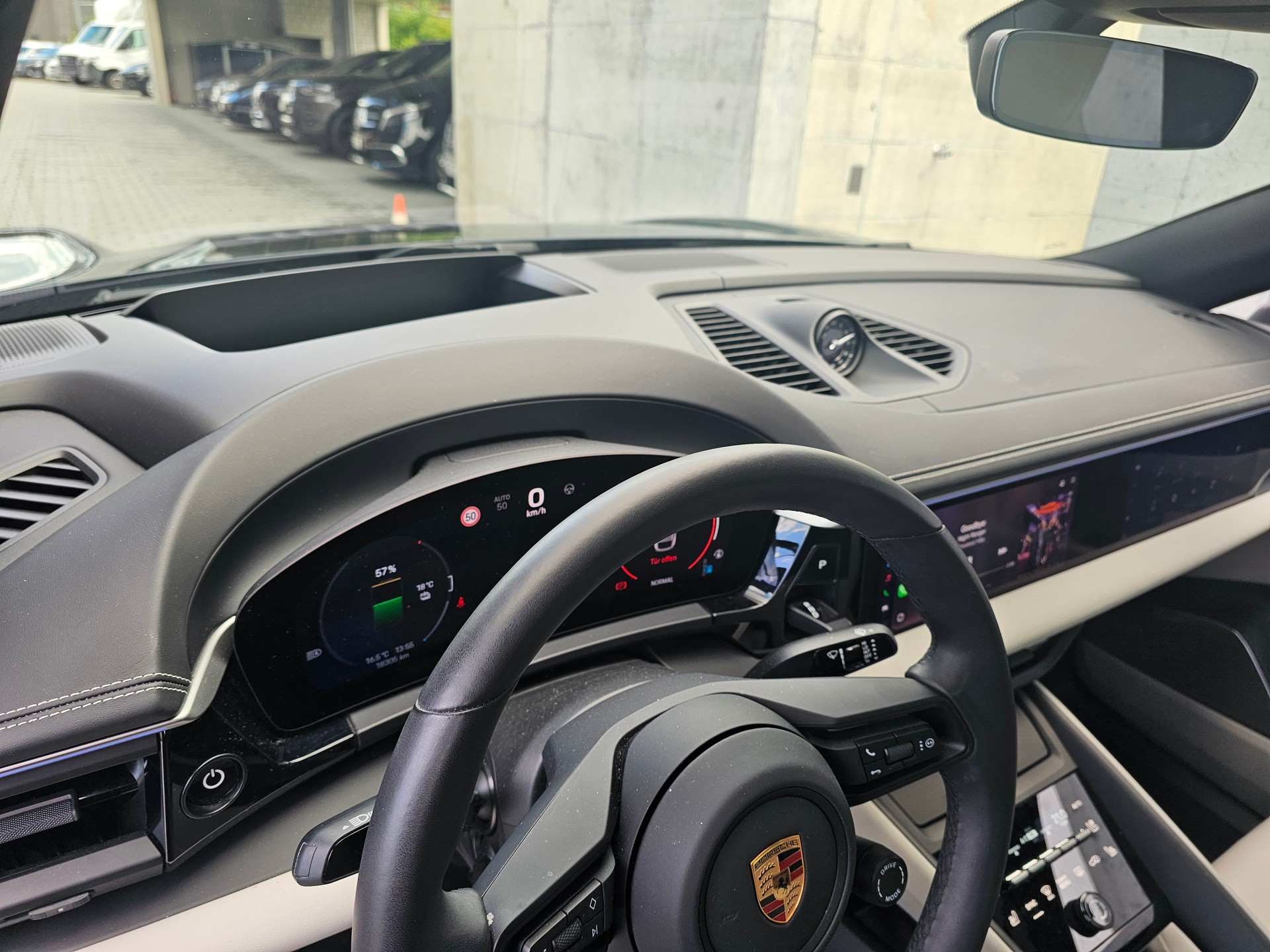 PORSCHE Macan 4 100kWh-image-4