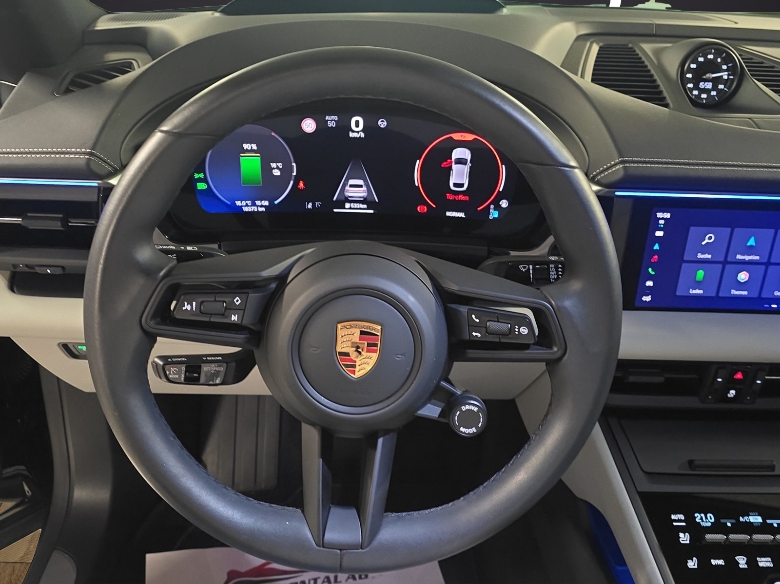 PORSCHE Macan 4 100kWh-image-11