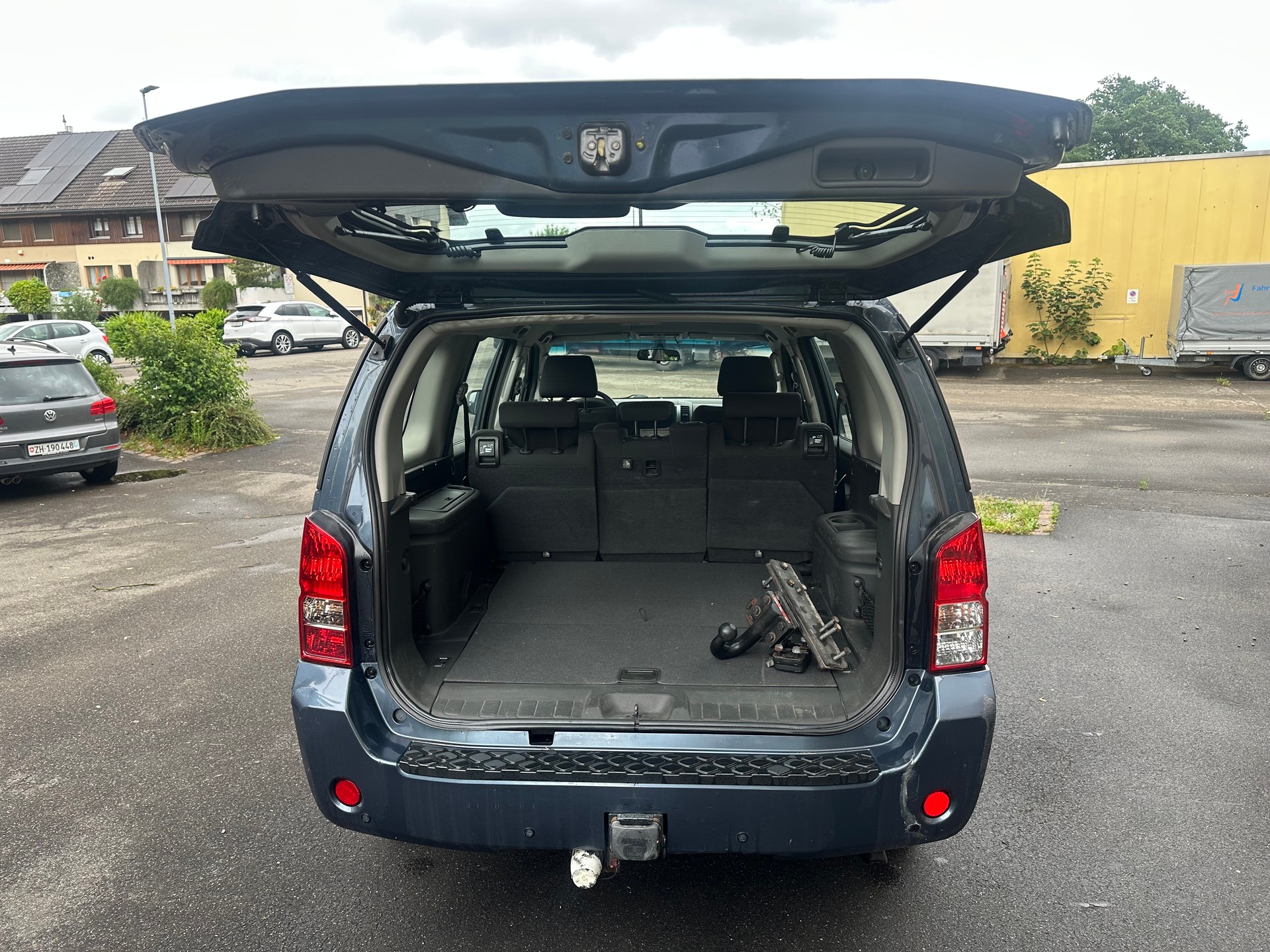 NISSAN Pathfinder 2.5 dCi XE-image-10
