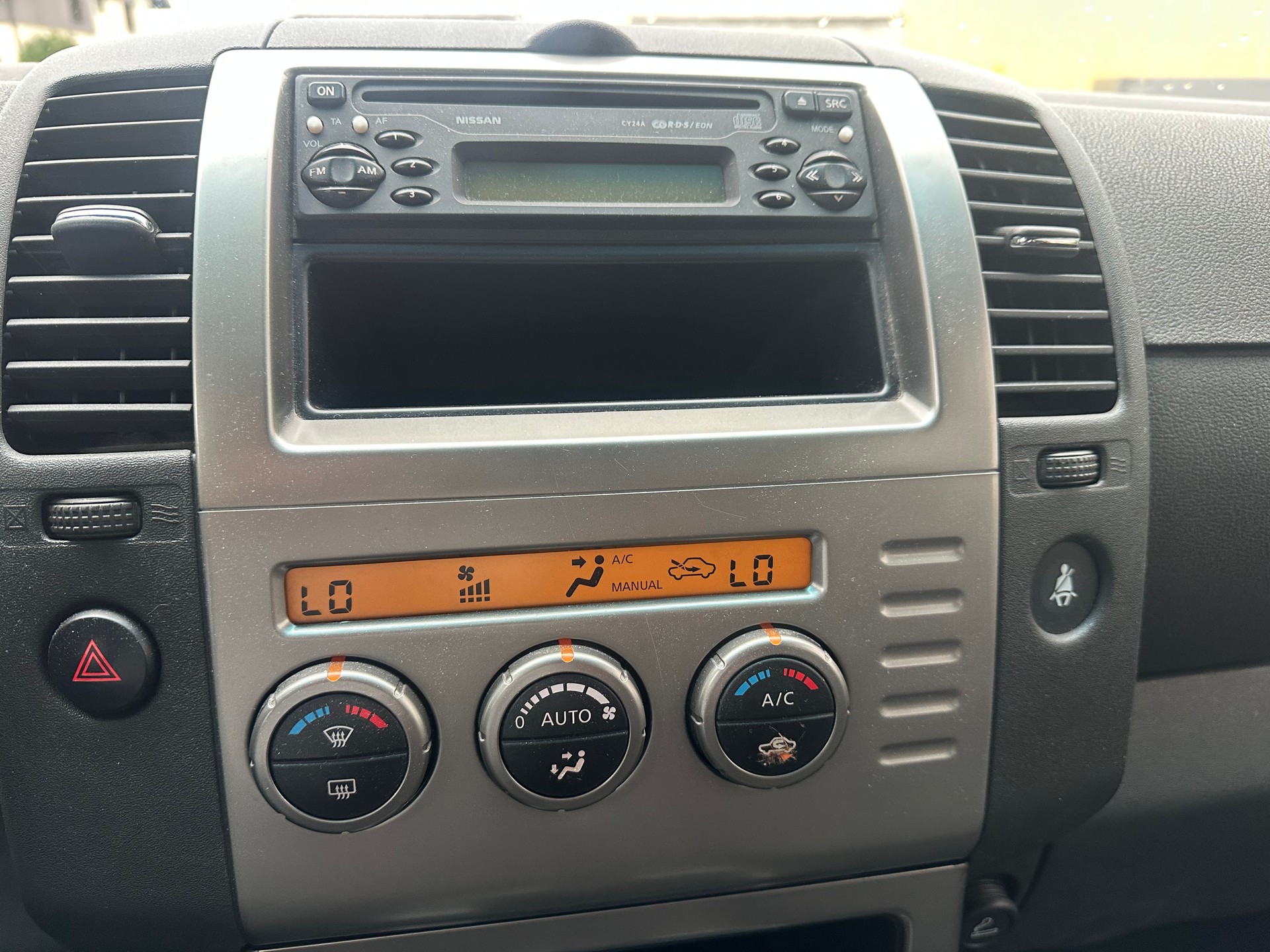 NISSAN Pathfinder 2.5 dCi XE-image-14