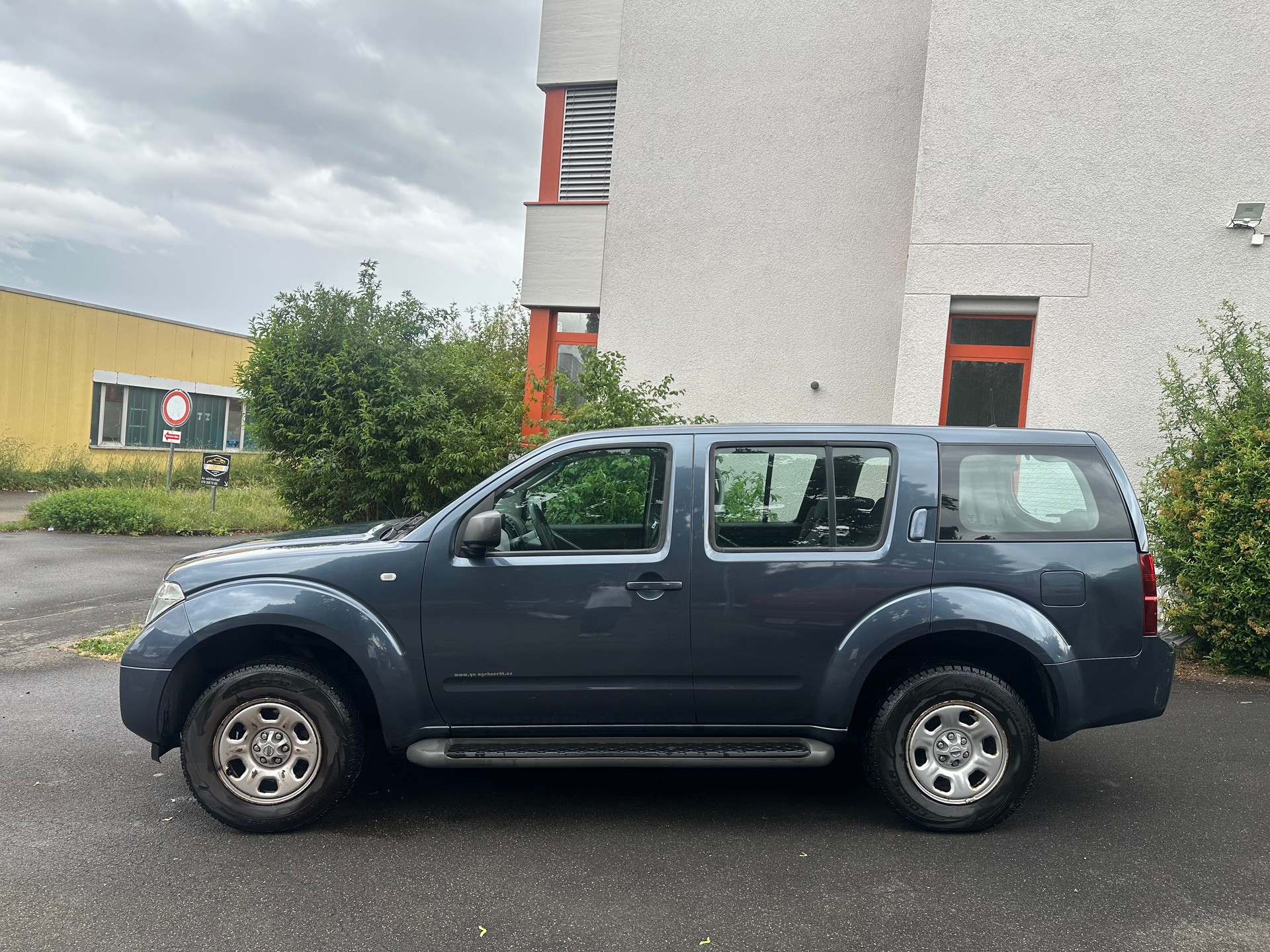 NISSAN Pathfinder 2.5 dCi XE-image-3