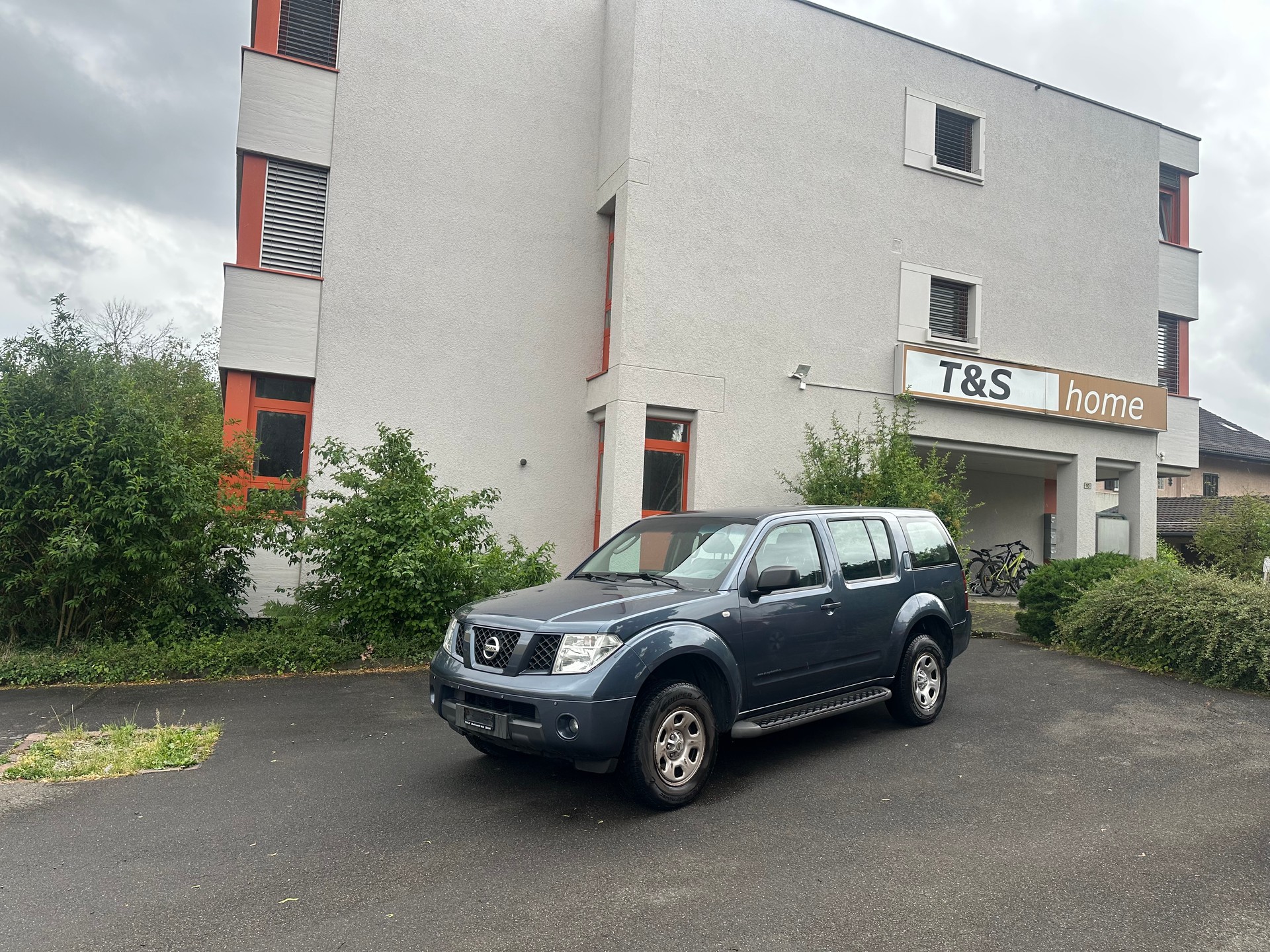 NISSAN Pathfinder 2.5 dCi XE