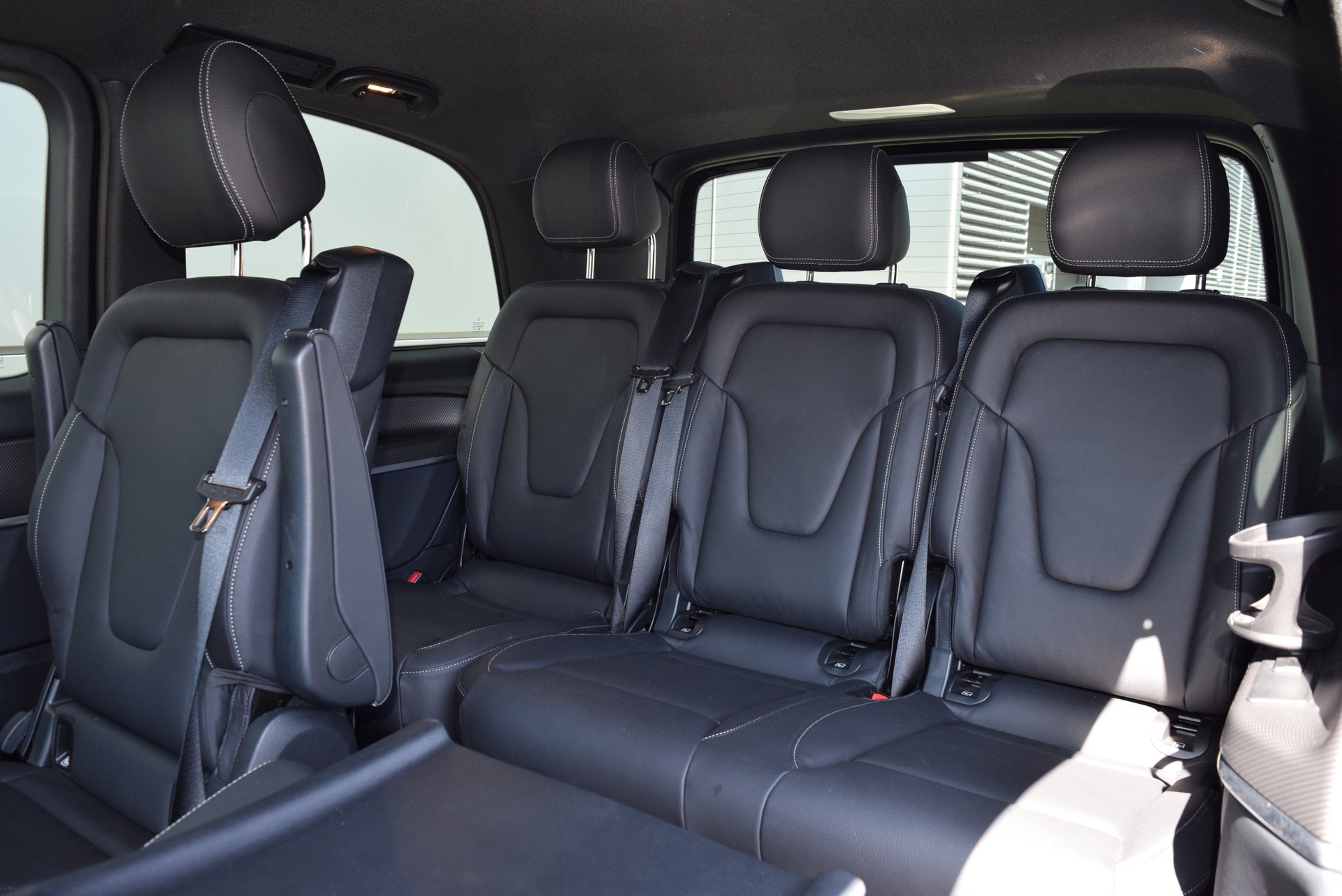 MERCEDES-BENZ V 300 d Avantgarde kompakt 4Matic 9G-Tronic-image-7