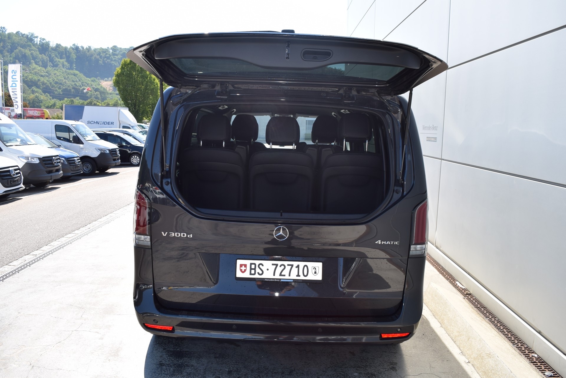 MERCEDES-BENZ V 300 d Avantgarde kompakt 4Matic 9G-Tronic-image-5