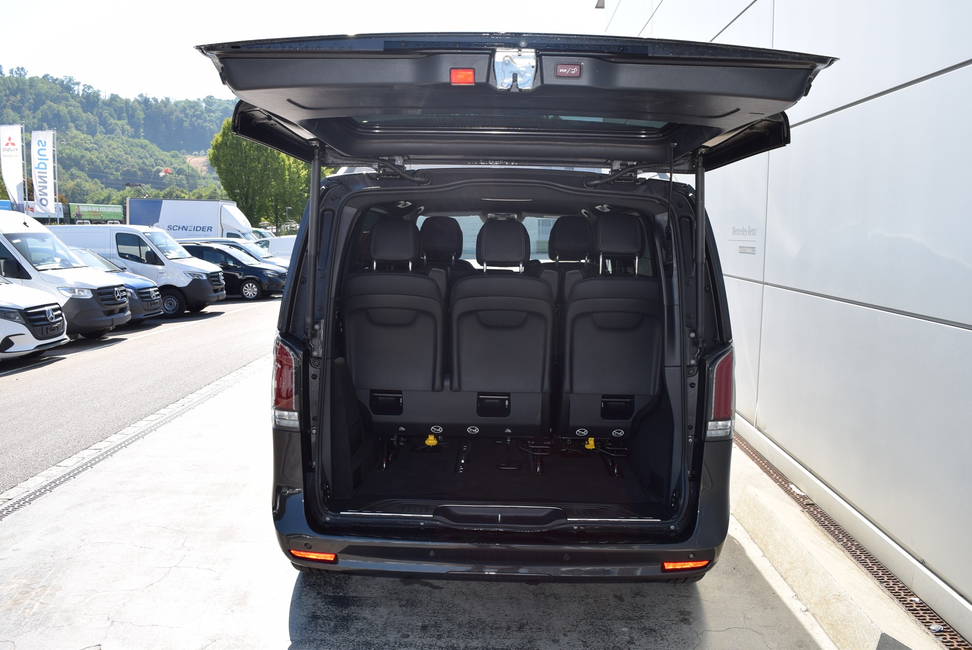 MERCEDES-BENZ V 300 d Avantgarde kompakt 4Matic 9G-Tronic-image-6