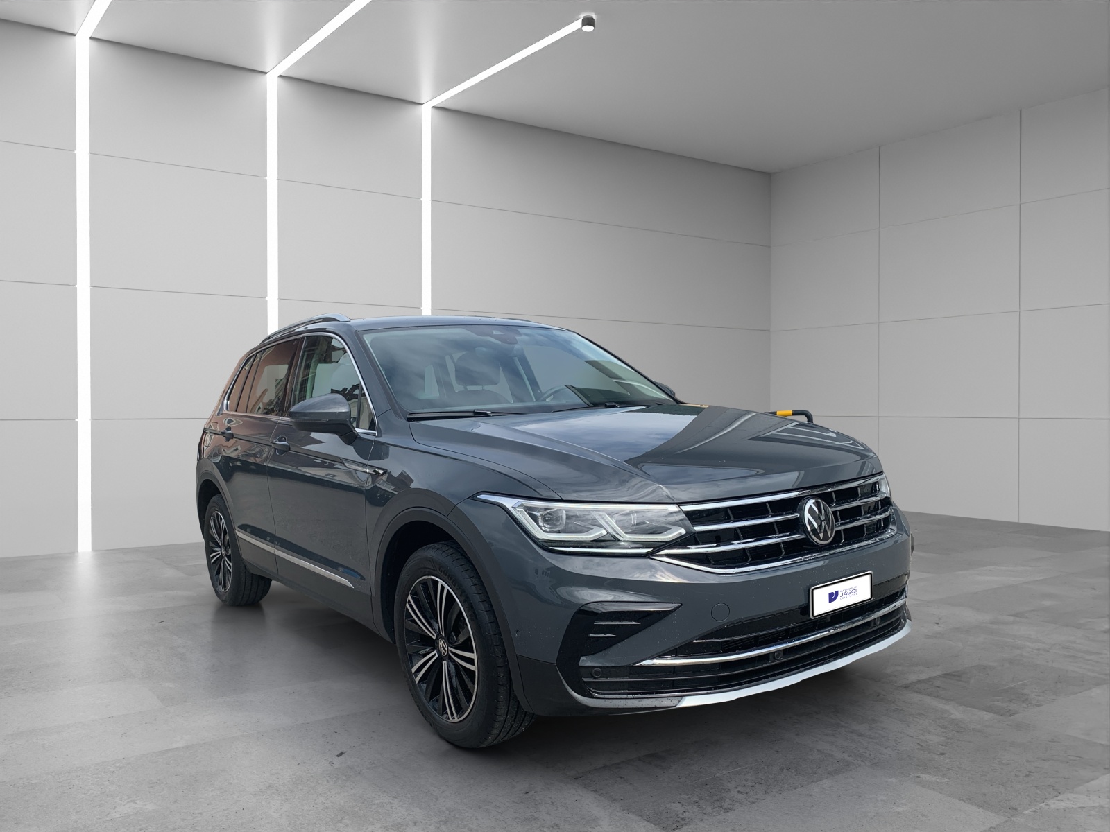 VW Tiguan 2.0TSI Elegance 4Motion DSG-image-1