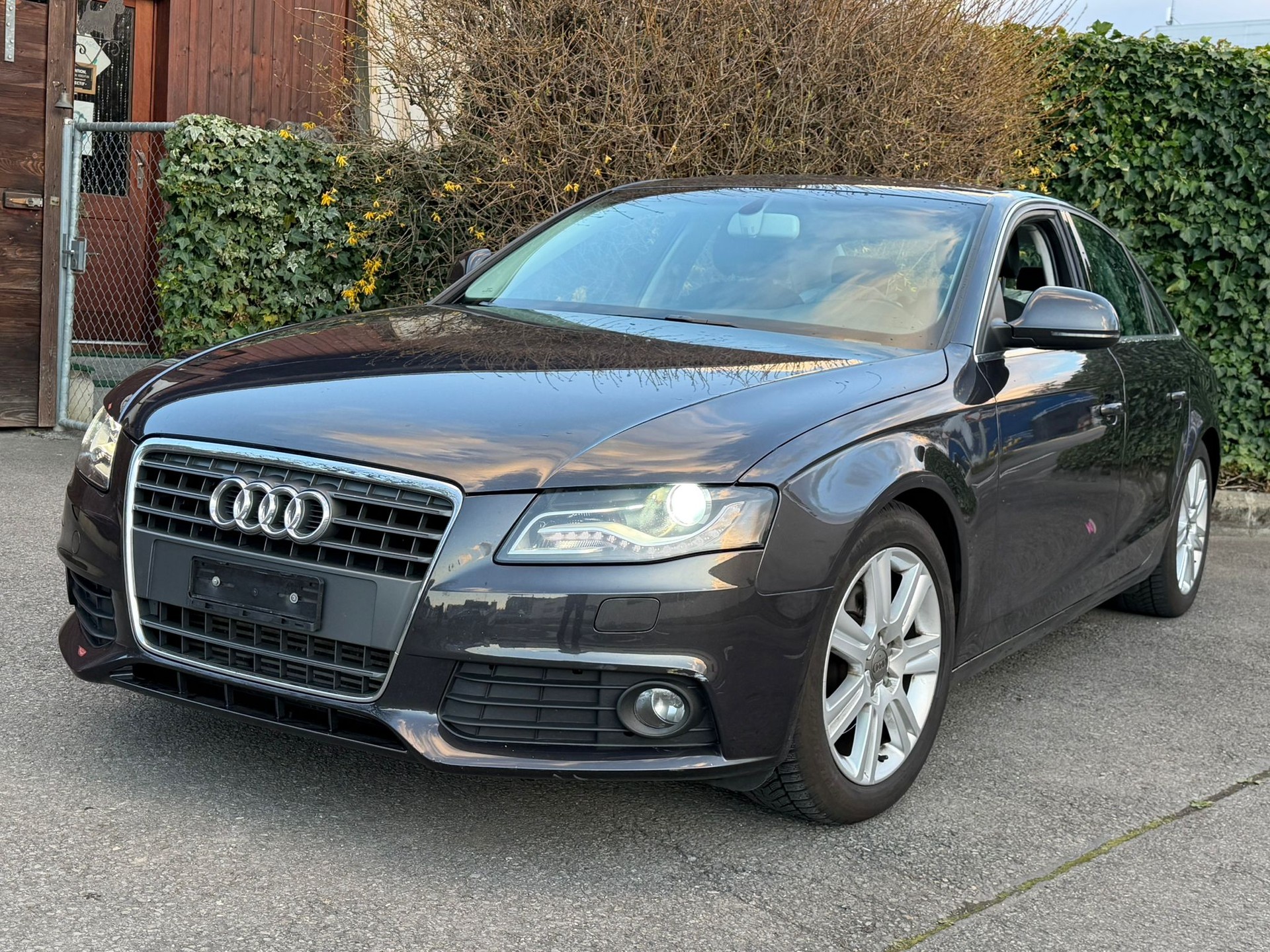 AUDI A4-image-6