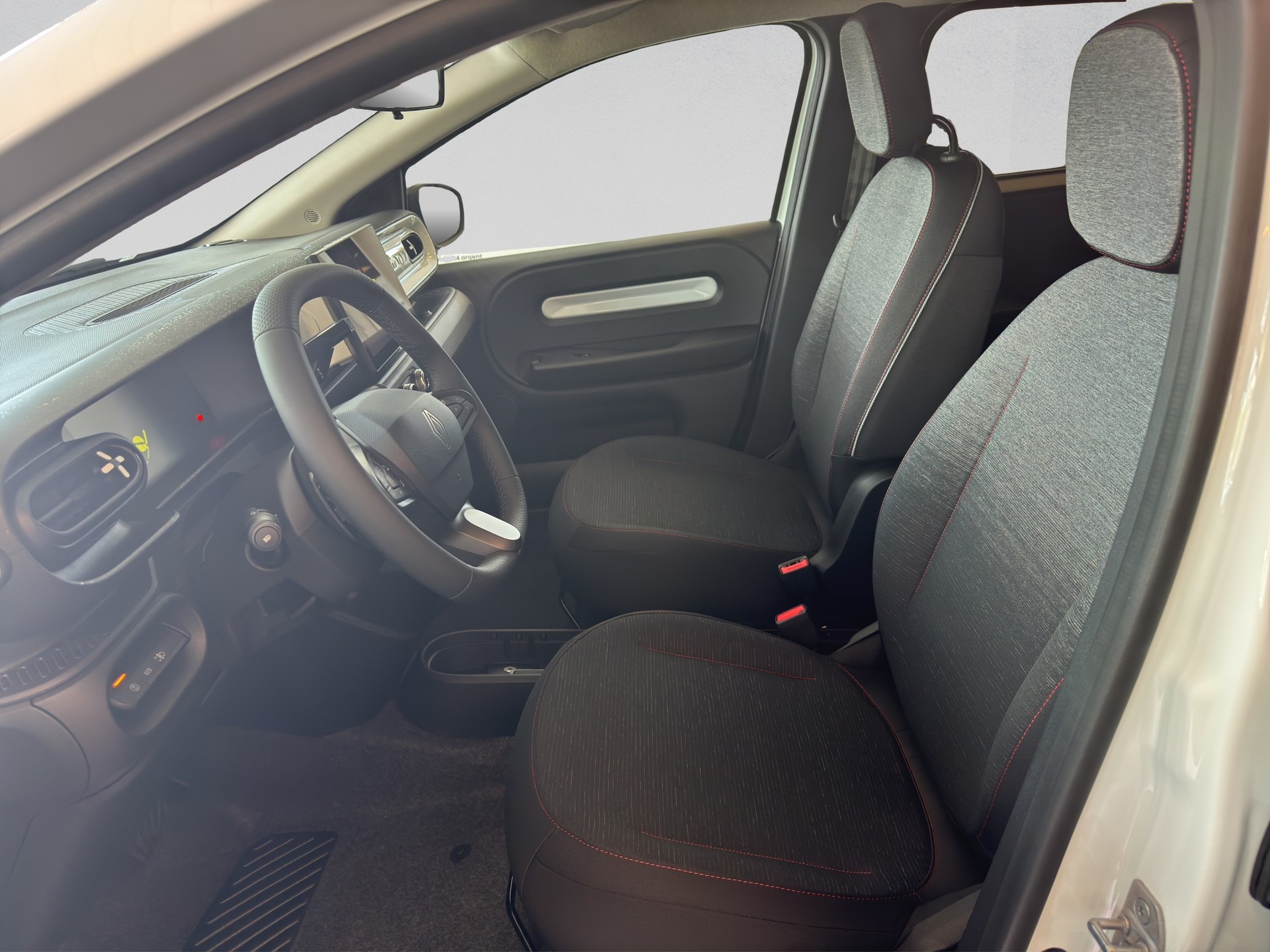 RENAULT Twingo E-Tech 27kWh Techno-image-8