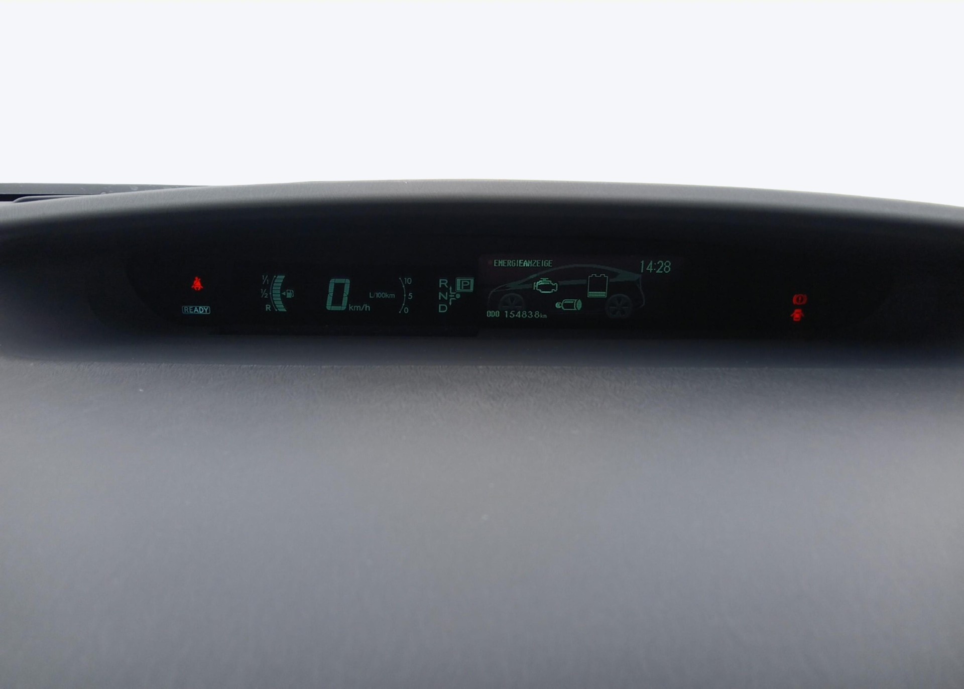 TOYOTA Prius 1.8 VVTi HSD Sol Premium-image-14